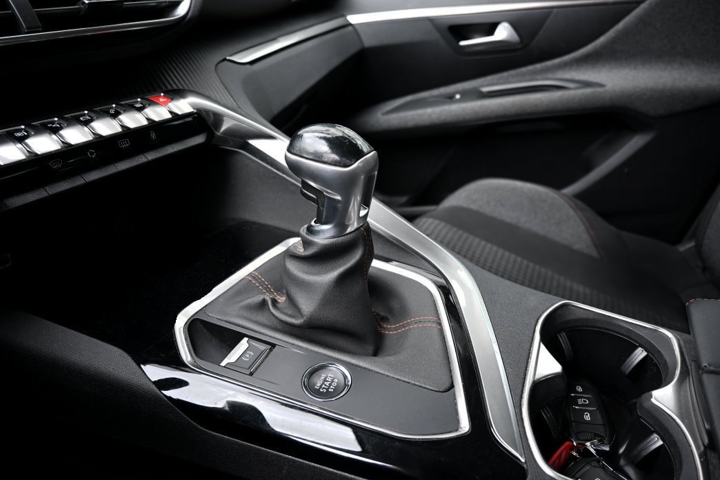 PEUGEOT 3008 1.5 BlueHDi Active - 10
