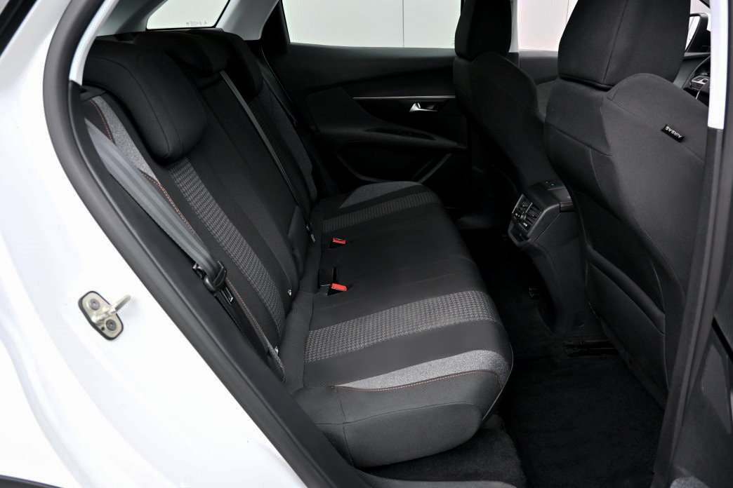 PEUGEOT 3008 1.5 BlueHDi Active - 8