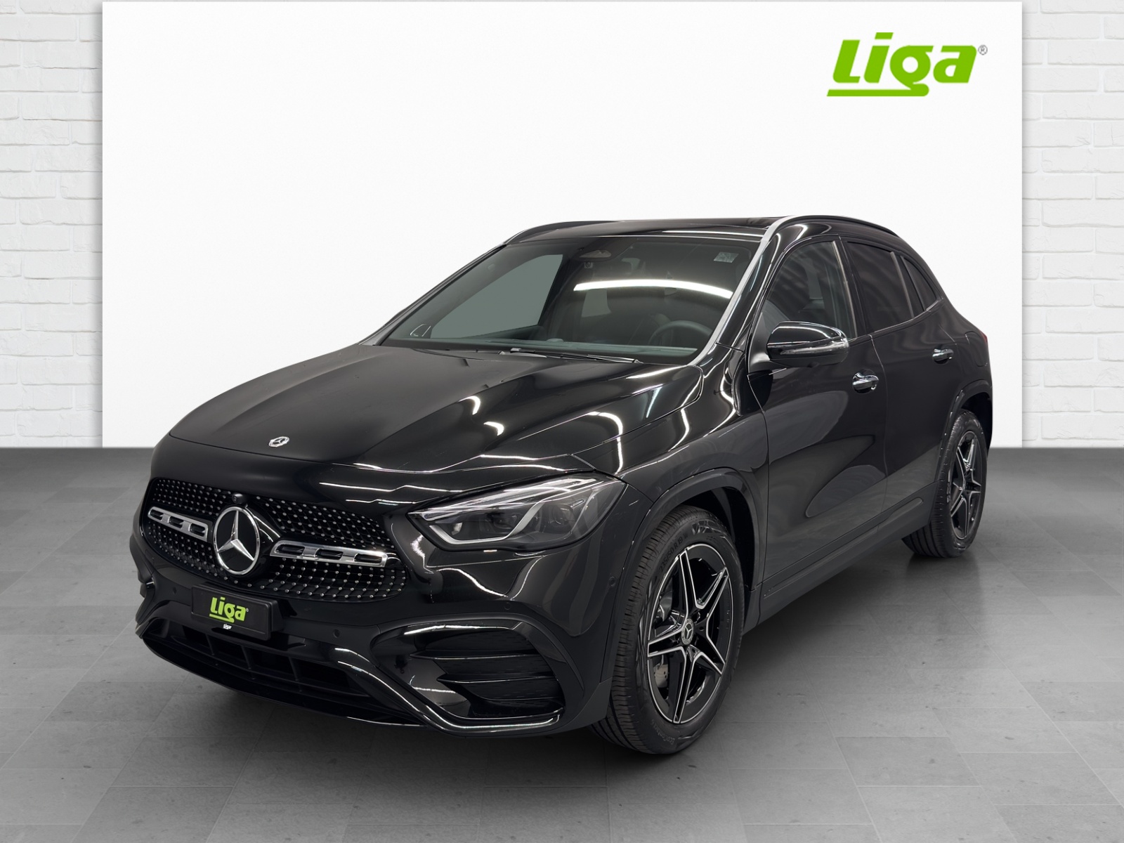 MERCEDES-BENZ GLA 250 Swiss Star