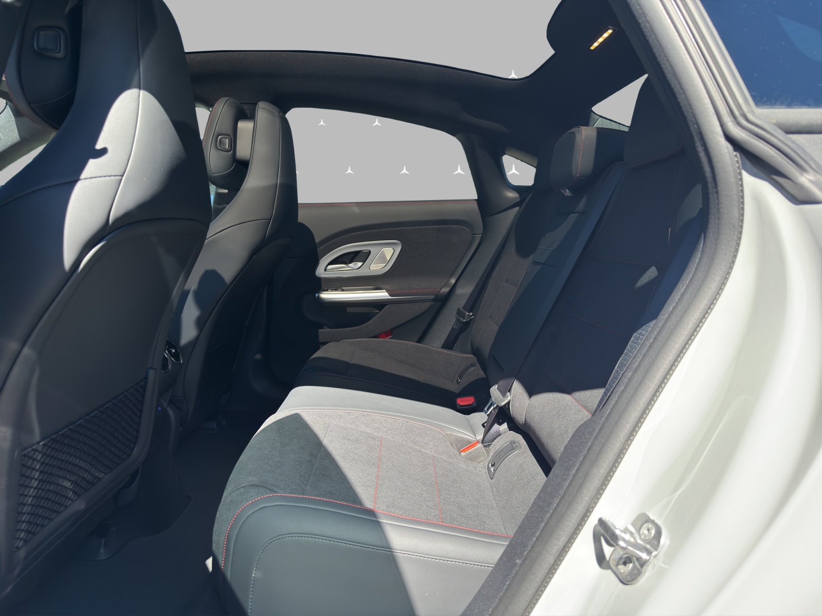 MERCEDES-BENZ CLA 350 - 9