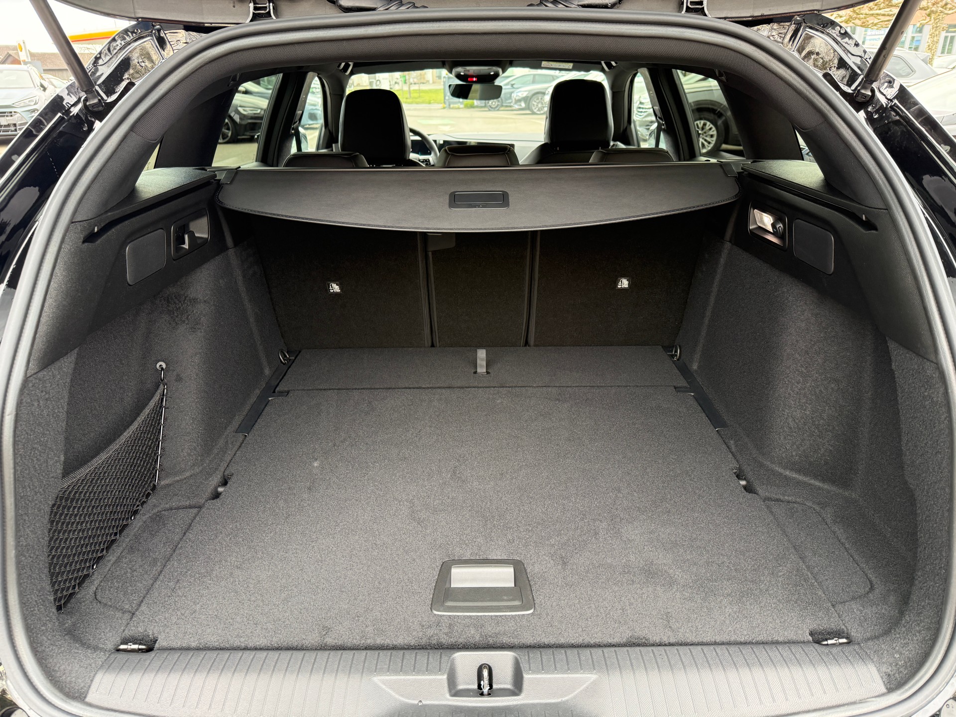 OPEL Astra Sports Tourer 1.2i Turbo GS A - 18