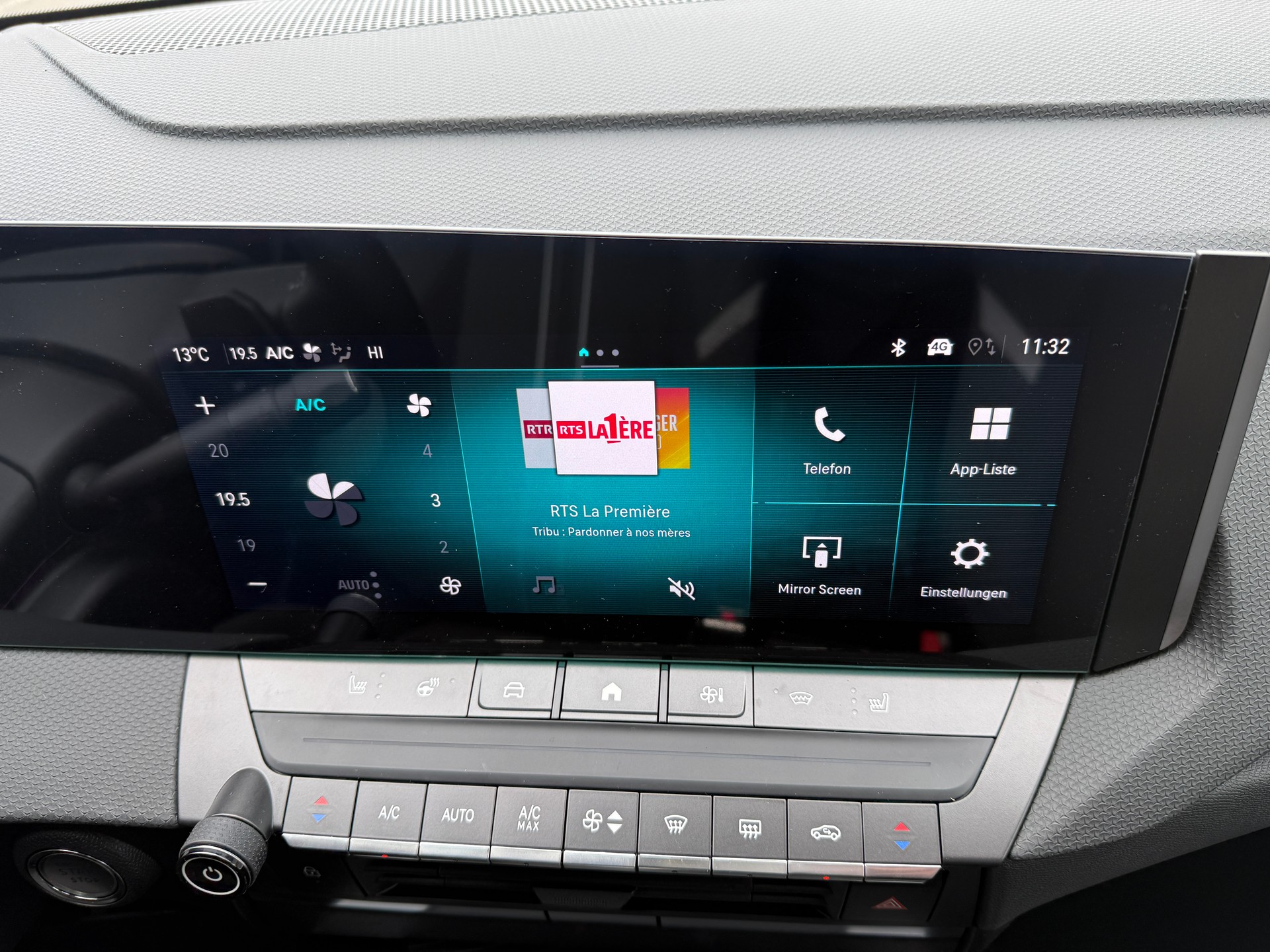 OPEL Astra Sports Tourer 1.2i Turbo GS A - 13