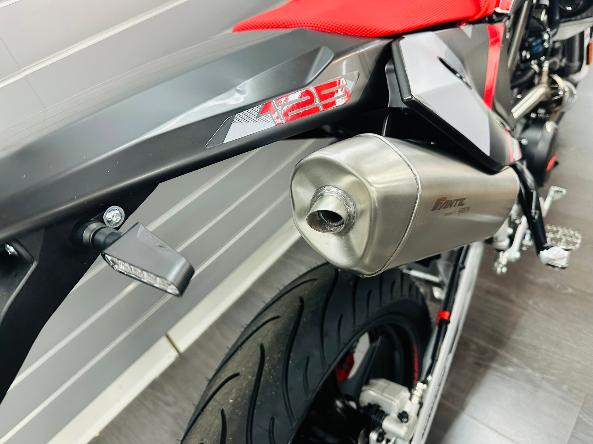 FANTIC XMF 125 Performance Motard - 5