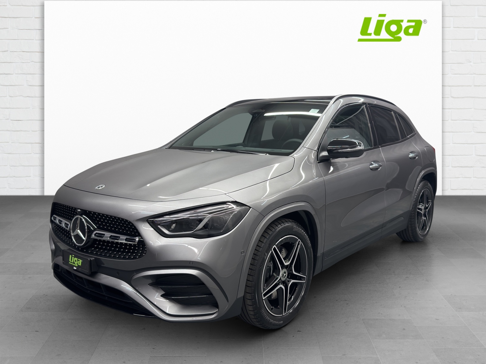 MERCEDES-BENZ GLA 250 AMG Line 4Matic Swiss Star