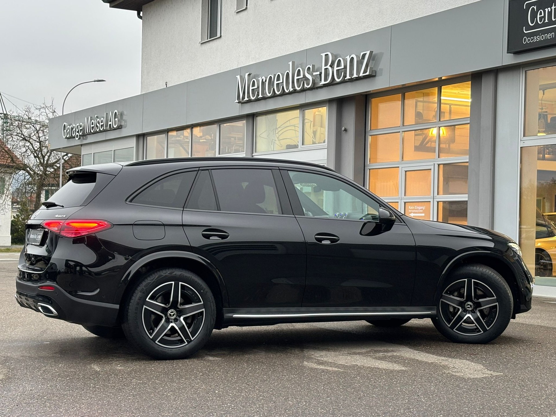 MERCEDES-BENZ GLC 200 AMG-Line 4Matic - 3