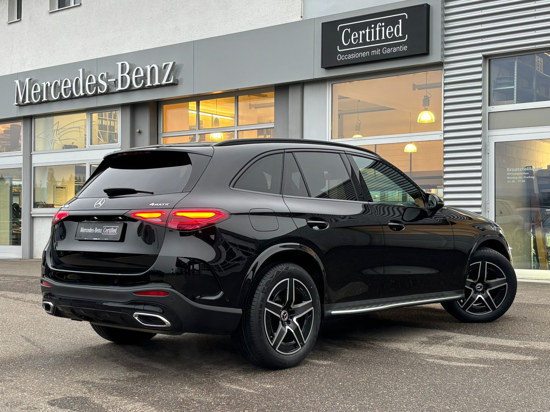 MERCEDES-BENZ GLC 200 AMG-Line 4Matic - 4