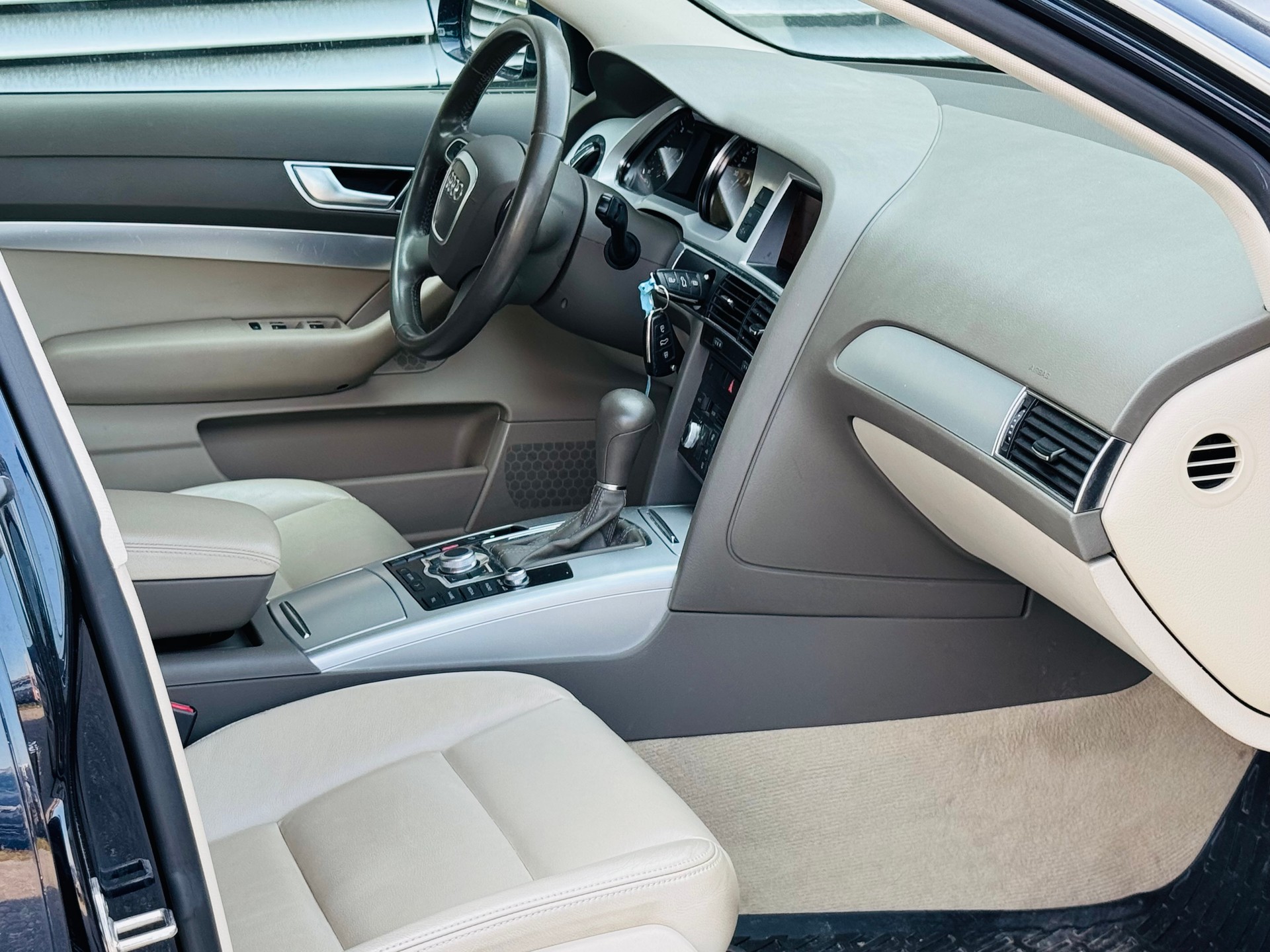 AUDI A6 Avant 2.0 TDI multitronic - 9