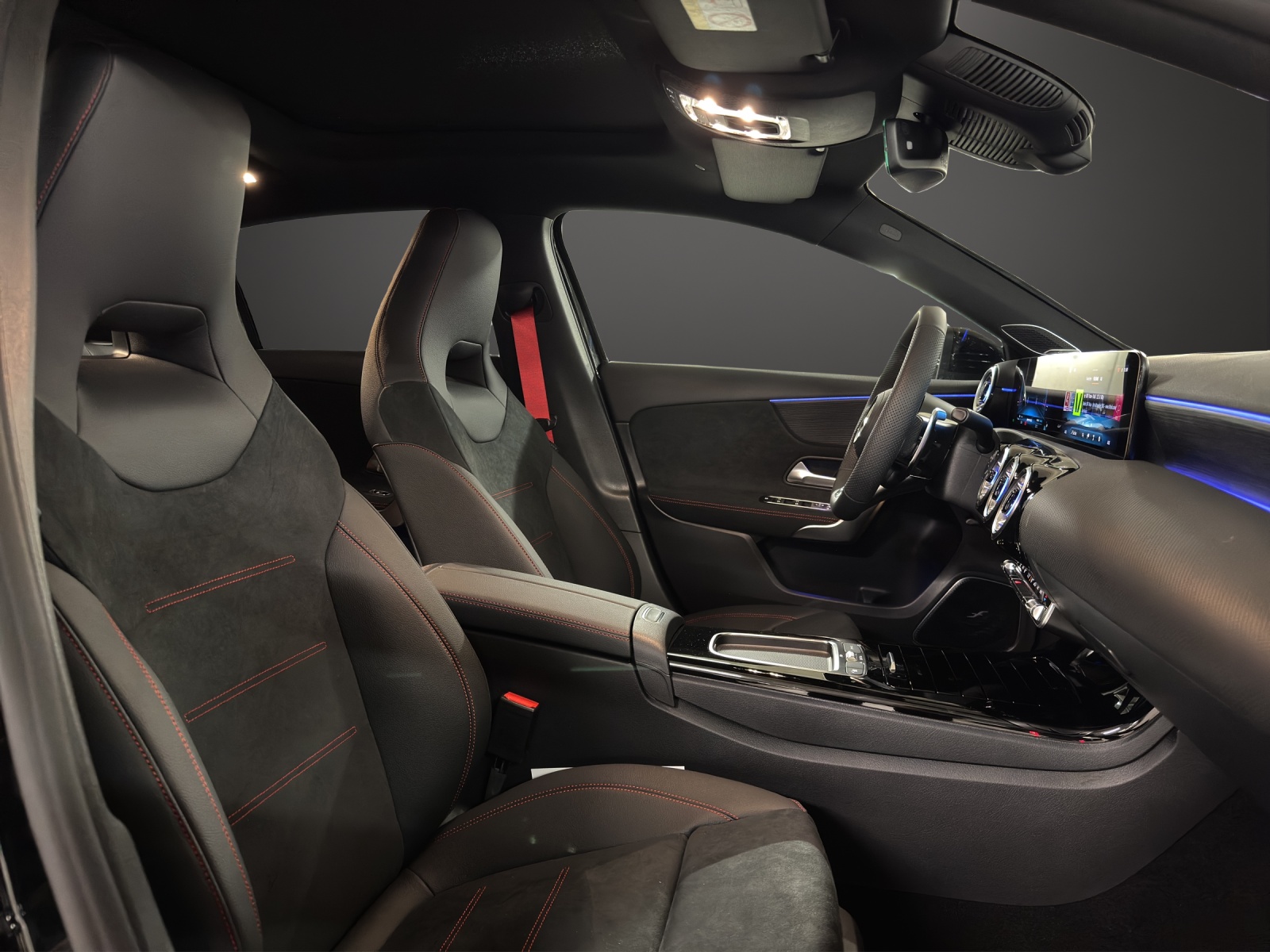 MERCEDES-BENZ A AMG 35 4Matic 8G-DCT - 14