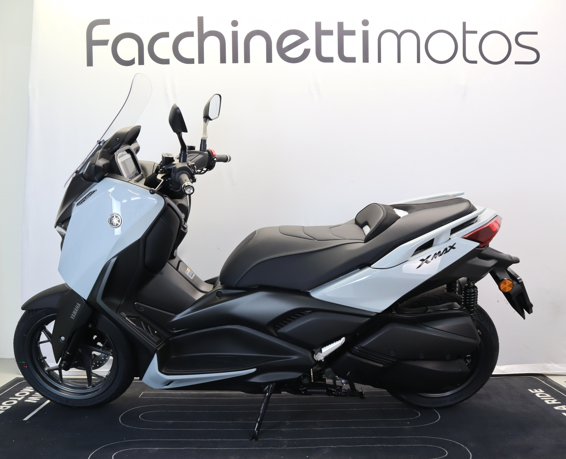 YAMAHA X-Max 300 Tech Max+