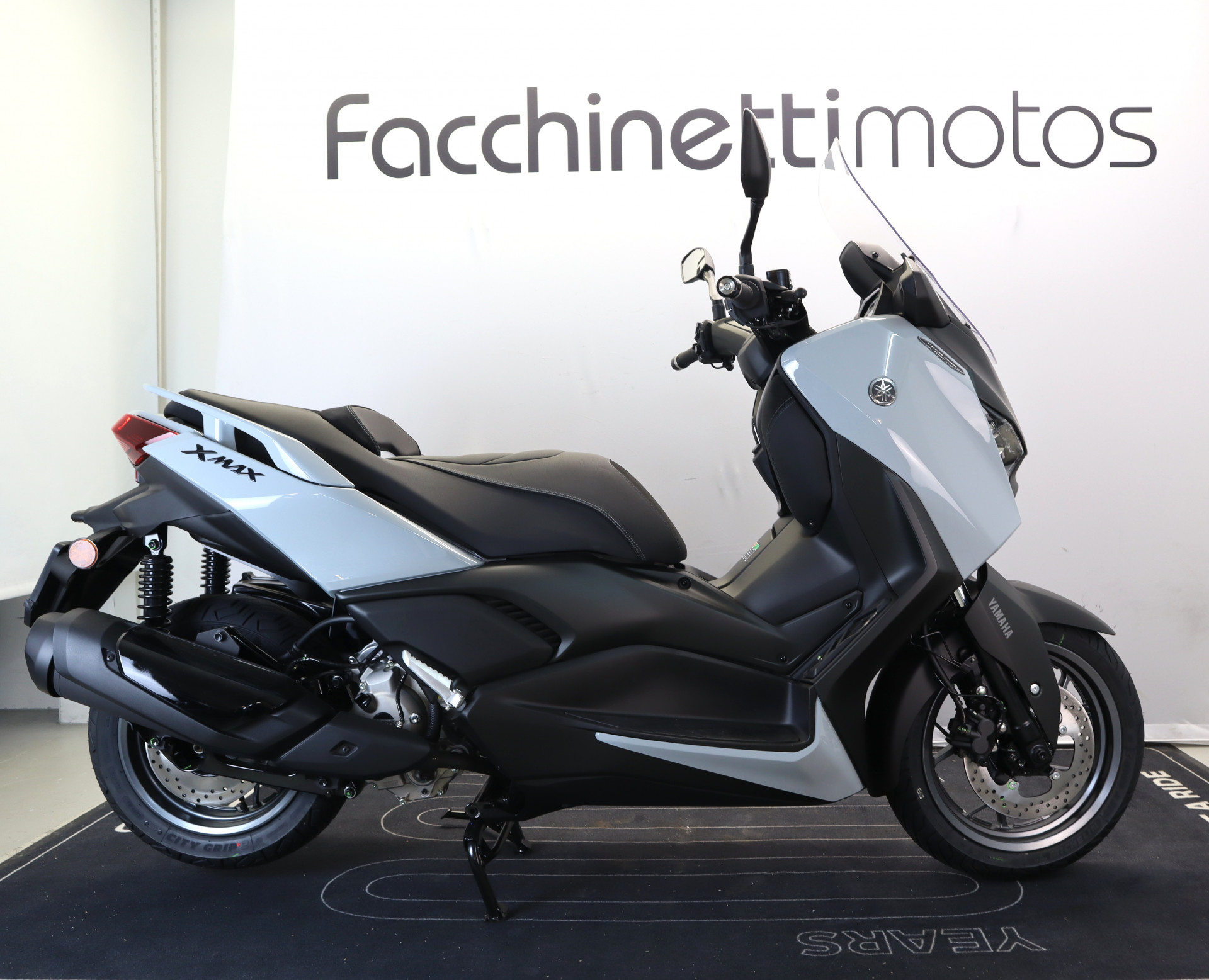 YAMAHA X-Max 300 Tech Max+ - 3