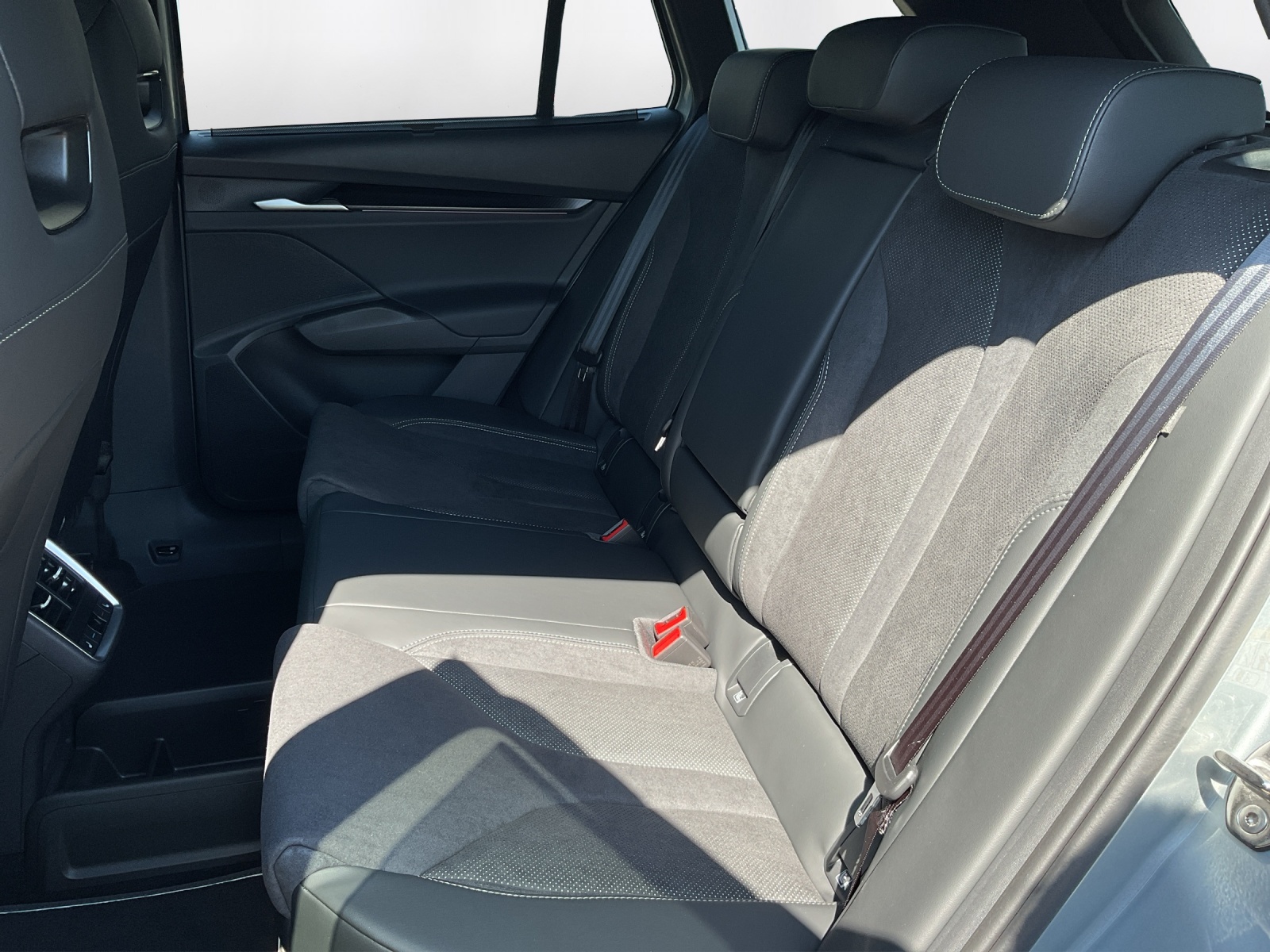 SKODA Enyaq 85x Sportline 4x4 - 11