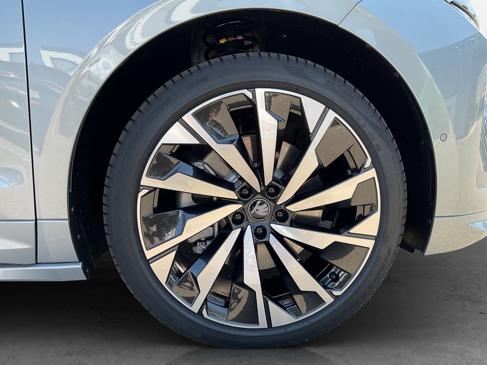 SKODA Enyaq 85x Sportline 4x4 - 13