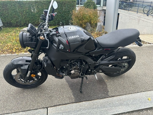 YAMAHA XSR 900 - 3