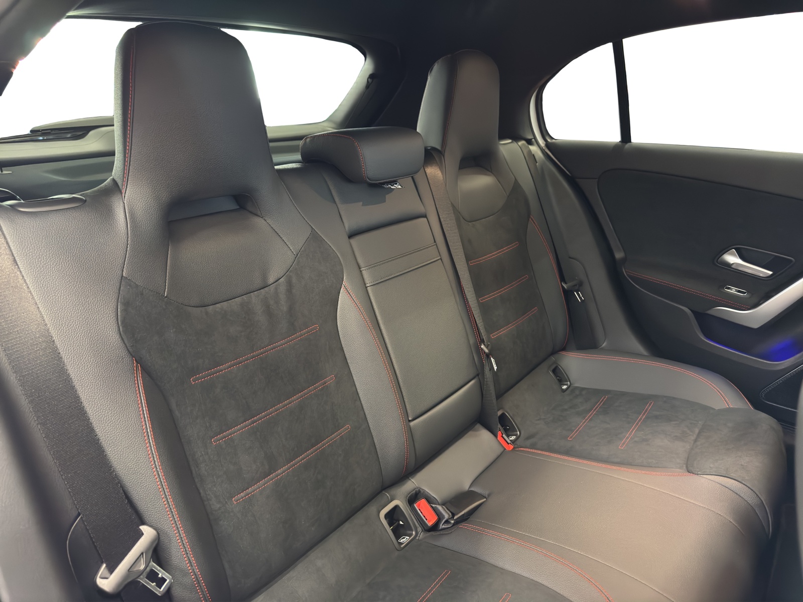 MERCEDES-BENZ A 220 4Matic 8G-DCT - 19