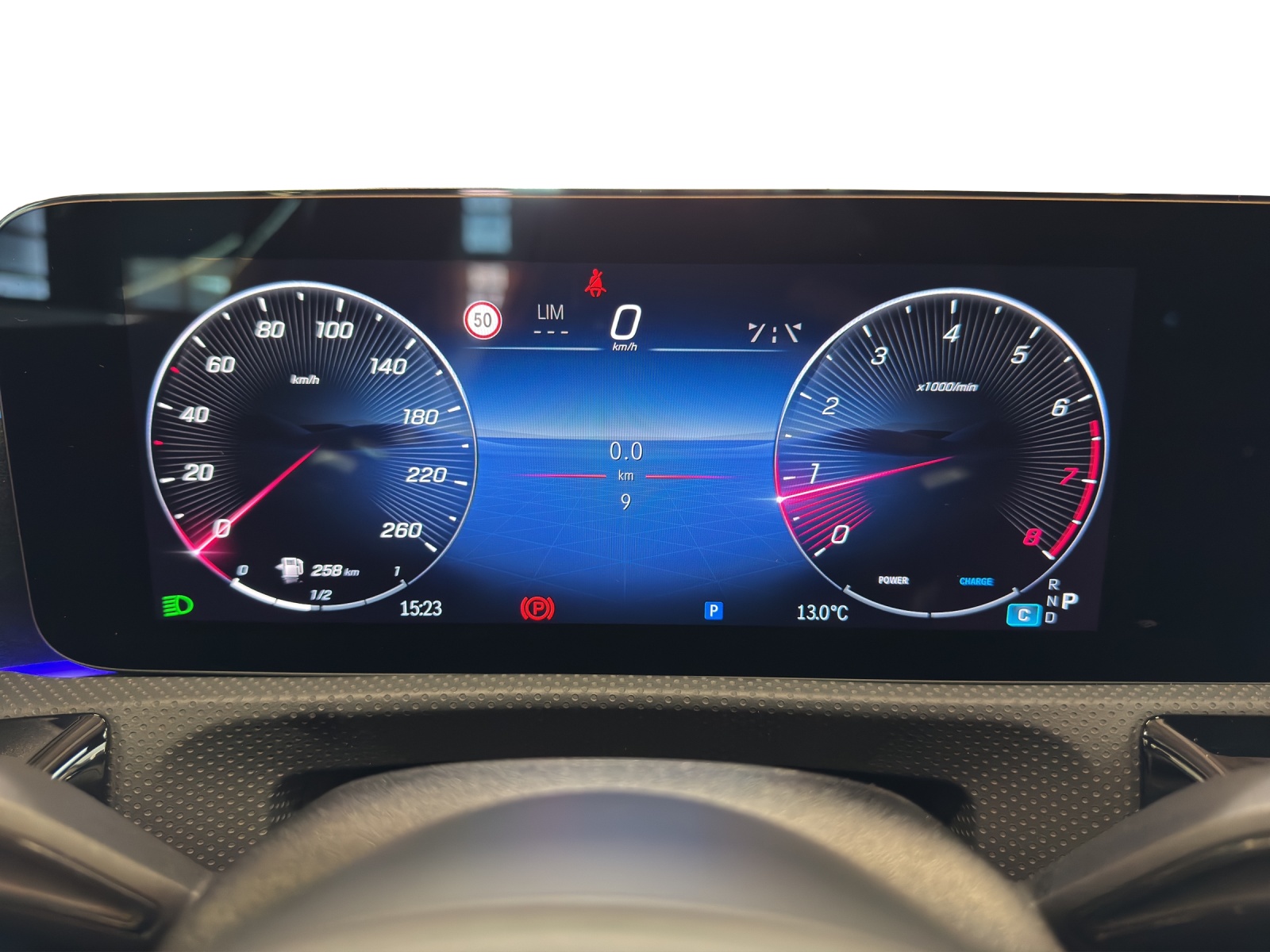 MERCEDES-BENZ A 220 4Matic 8G-DCT - 12