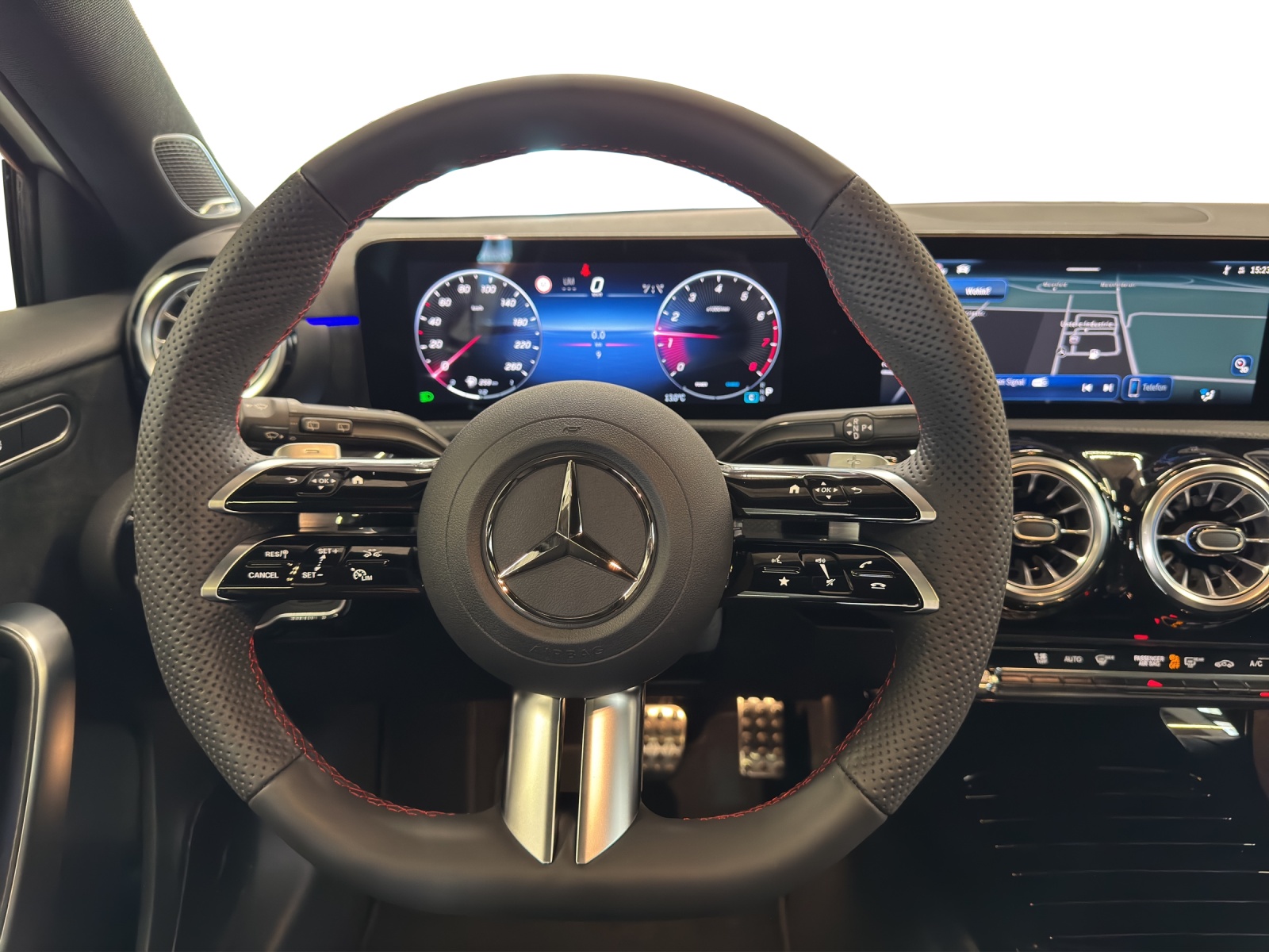 MERCEDES-BENZ A 220 4Matic 8G-DCT - 11