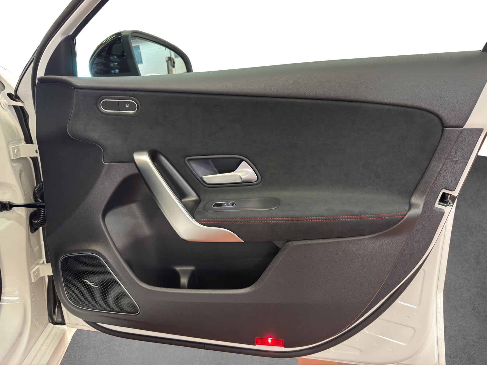 MERCEDES-BENZ A 220 4Matic 8G-DCT - 16