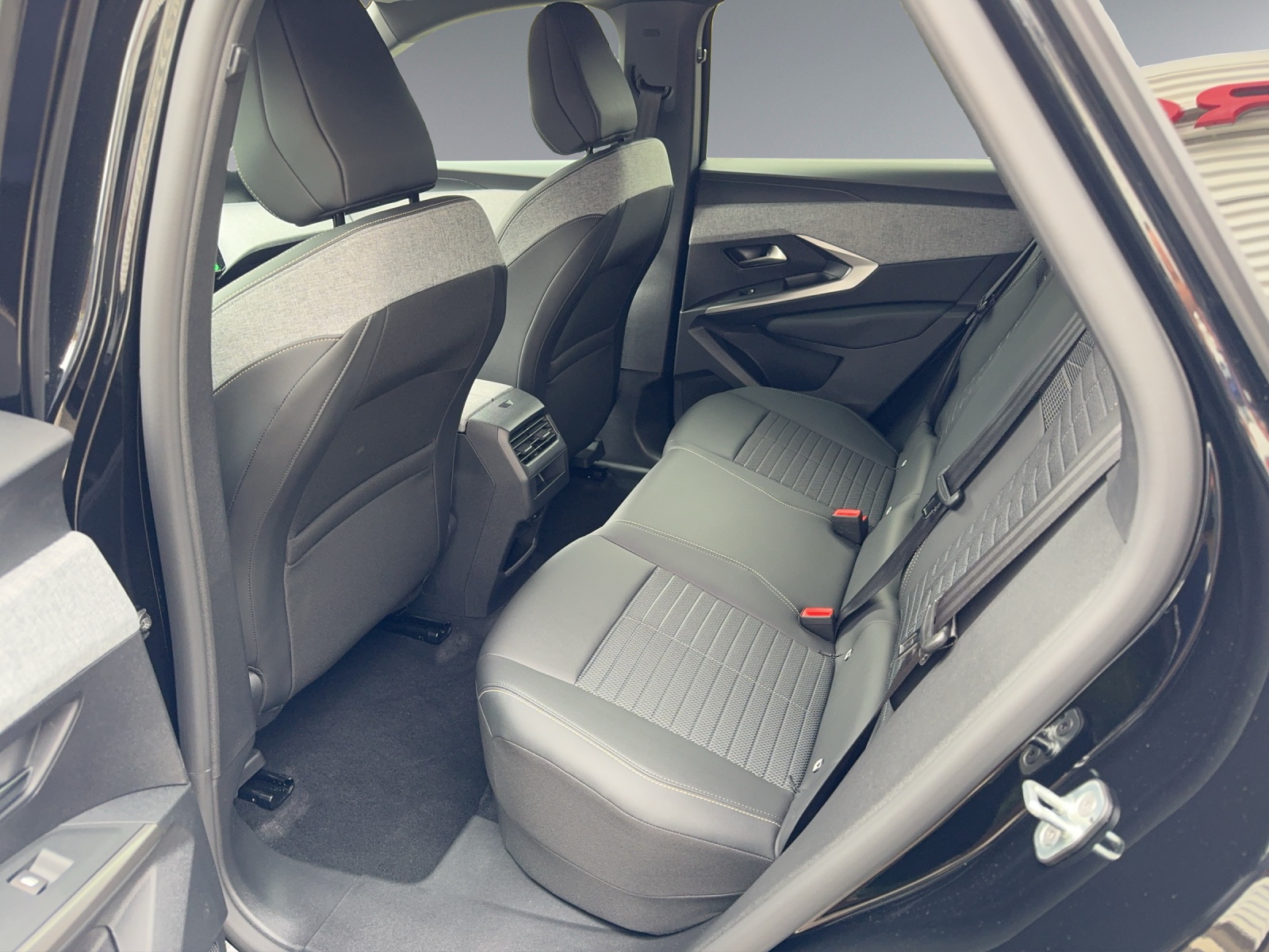 PEUGEOT 3008 e-Allure - 5