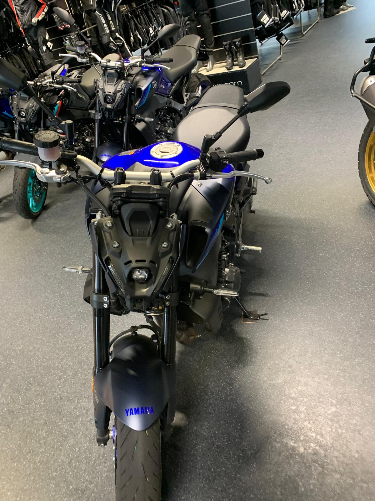YAMAHA MT-09 - 2