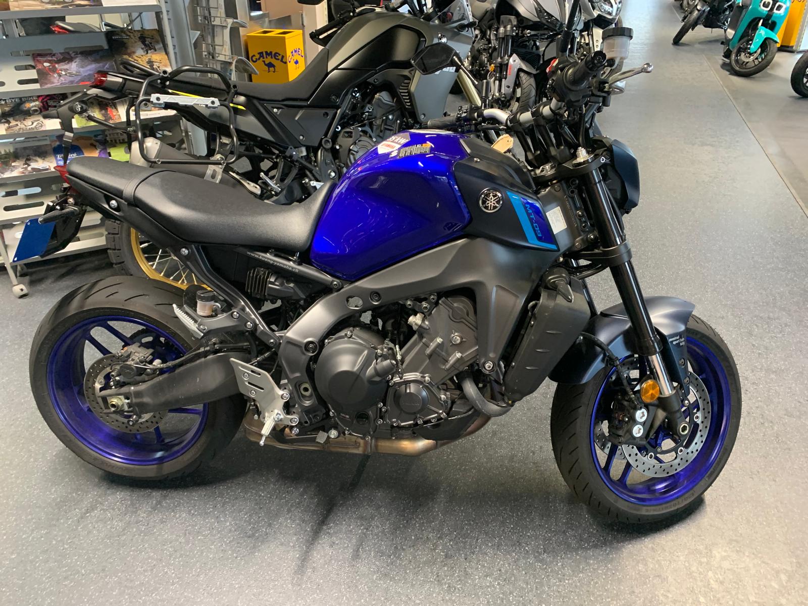 YAMAHA MT-09