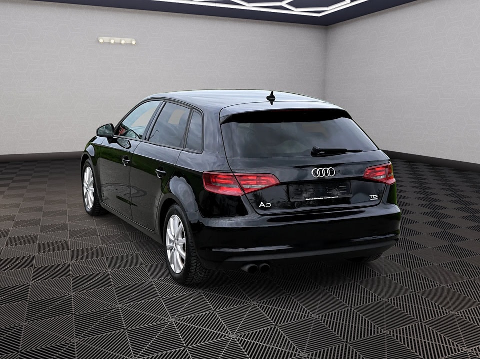 AUDI A3 Sportback 2.0 TDI Ambition quattro - 4