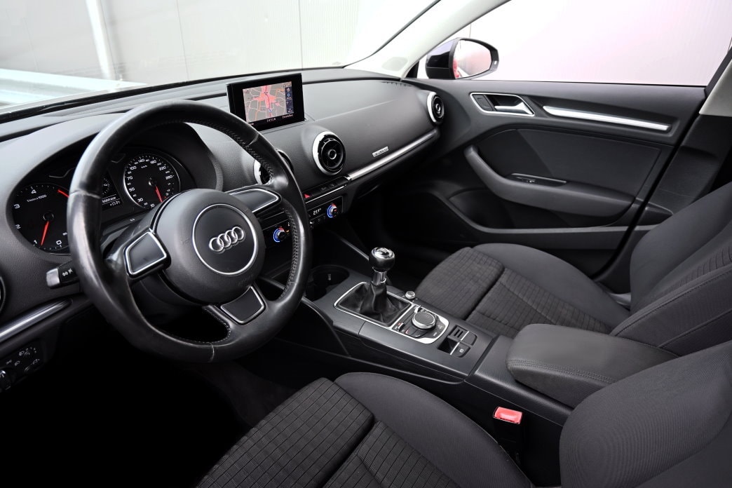 AUDI A3 Sportback 2.0 TDI Ambition quattro - 8