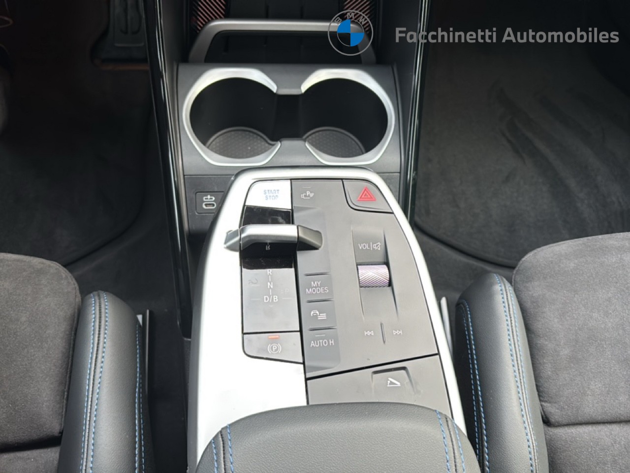 BMW iX1 xDrive 30 Edition M Sport - 14