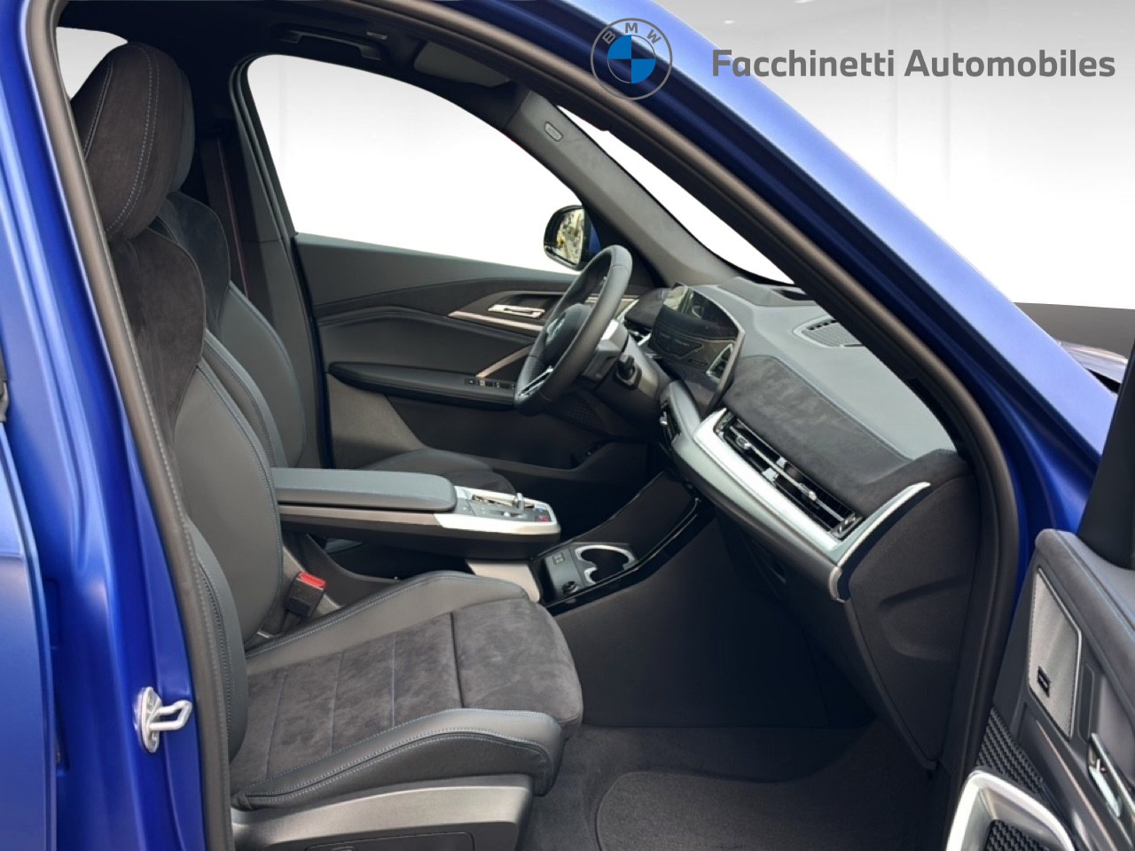 BMW iX1 xDrive 30 Edition M Sport - 12