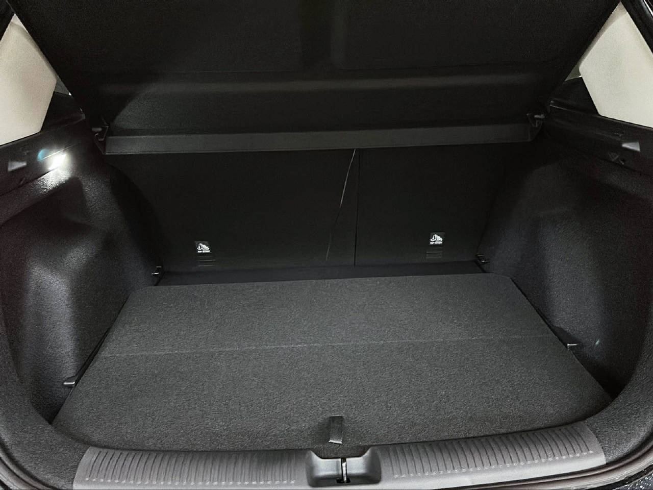 MG ZS 1.5 Hybrid+ Luxury - 12