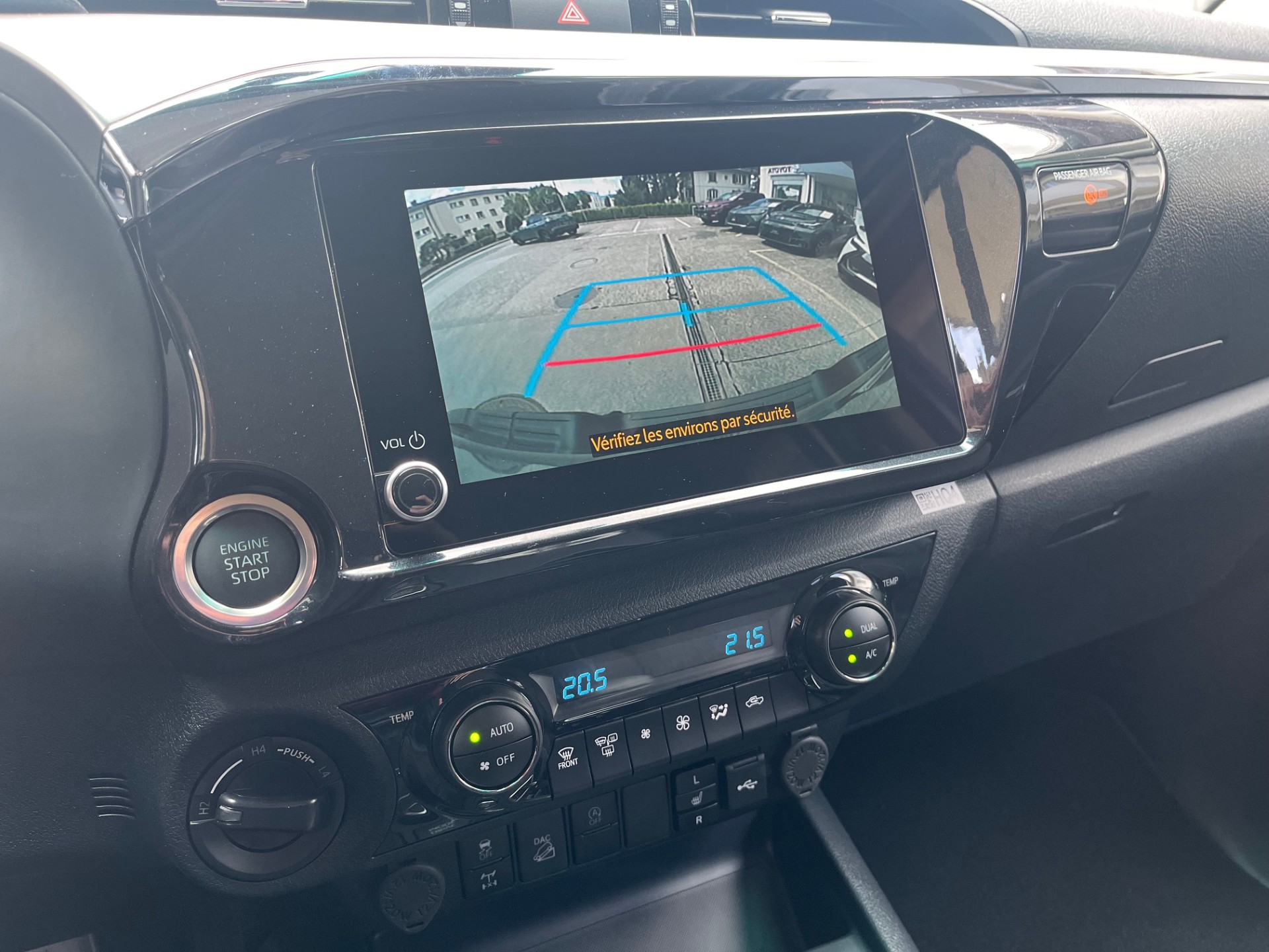TOYOTA Hilux 2.8d MHEV Style Double Cab 4x4 - 12