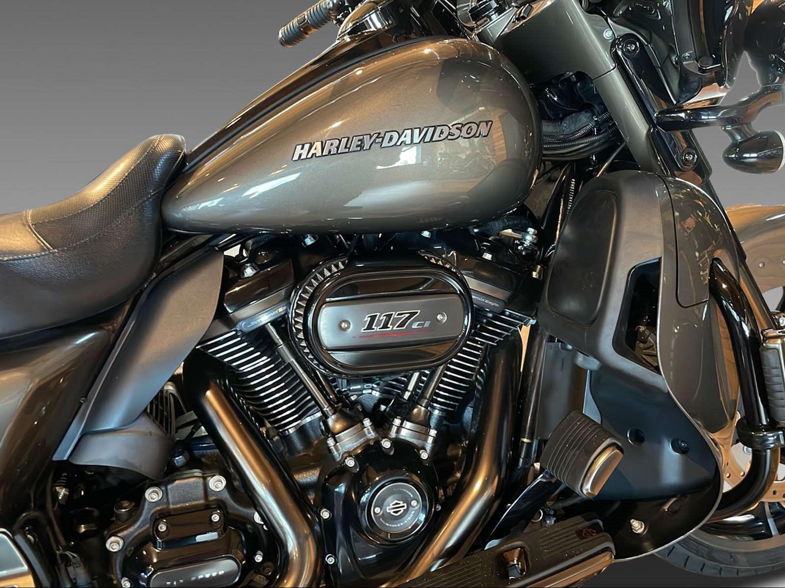 HARLEY-DAVIDSON FLHTKSE Electra Glide Ultra Limited 117 CVO - 9