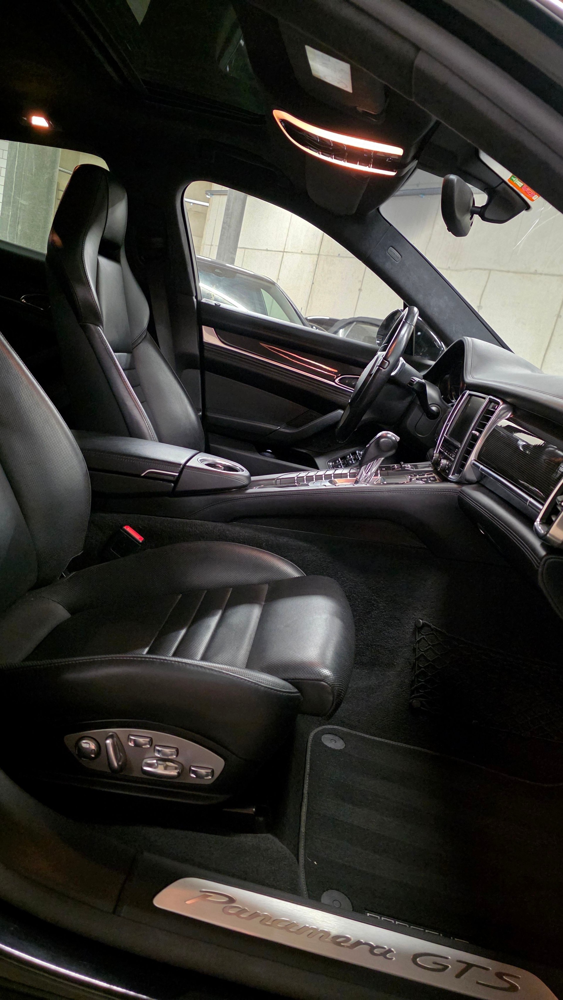 PORSCHE Panamera GTS 4.8 PDK - 8