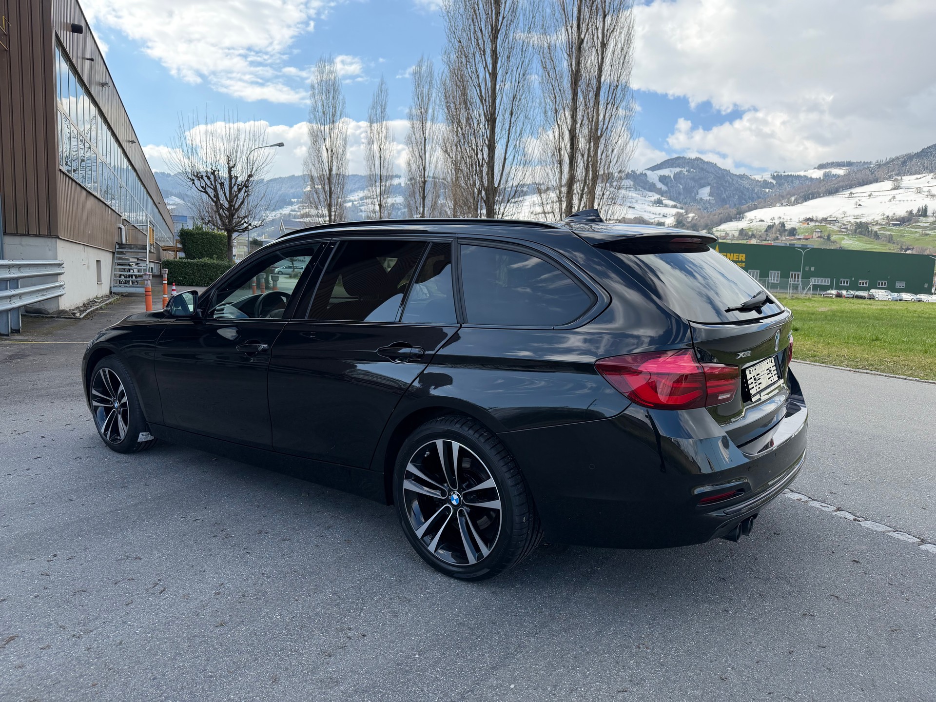 BMW 320d xDrive Touring Edition Sport Line Steptronic - 12