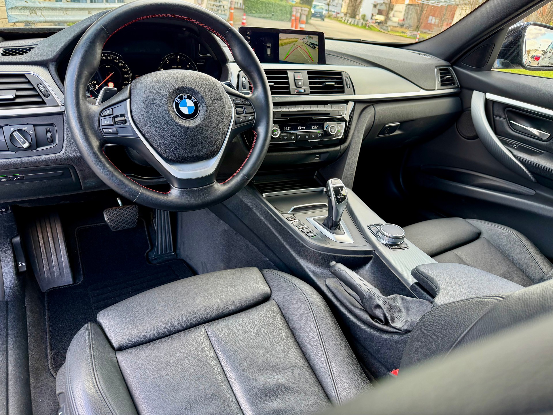 BMW 320d xDrive Touring Edition Sport Line Steptronic - 7