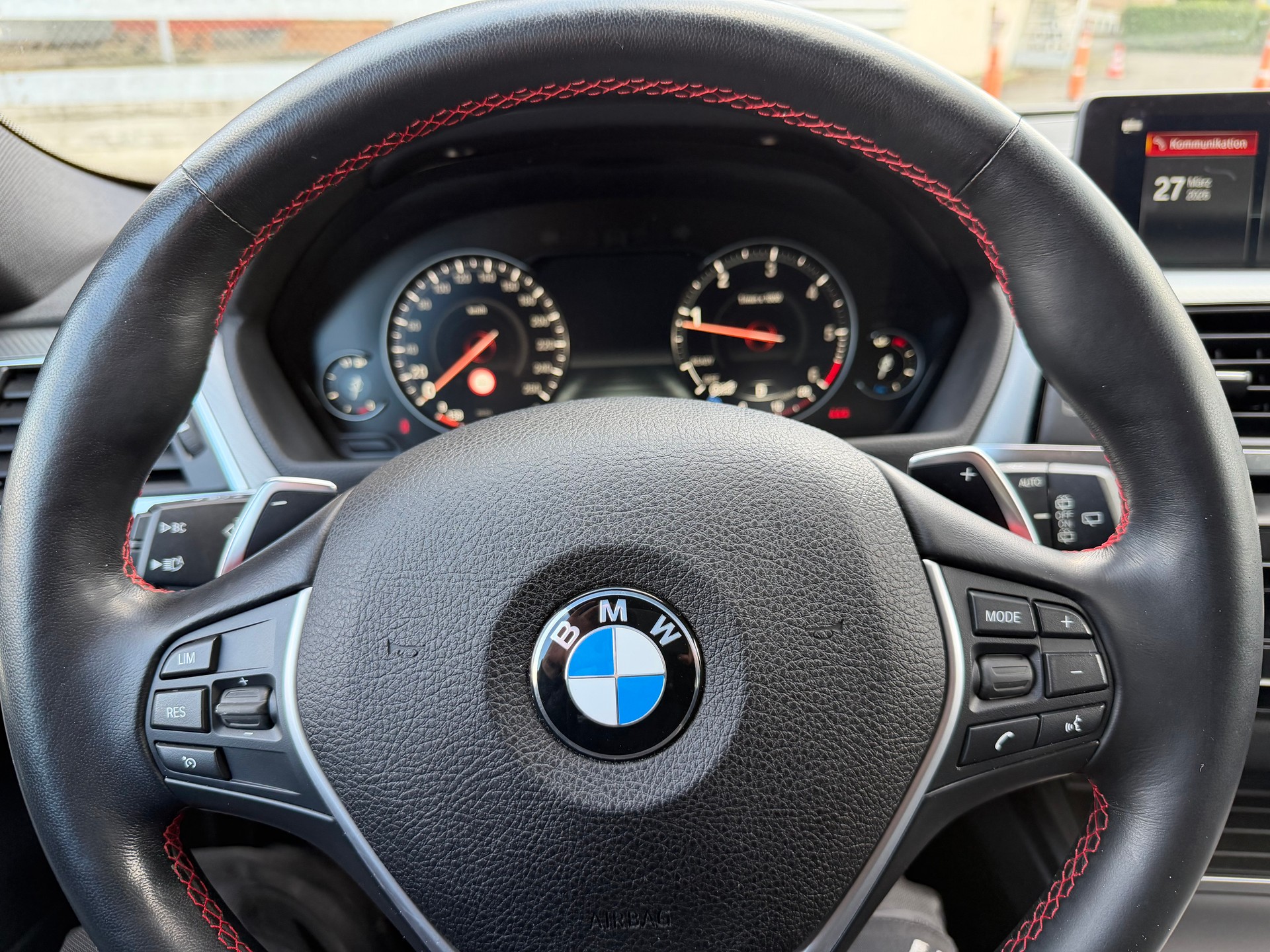 BMW 320d xDrive Touring Edition Sport Line Steptronic - 11