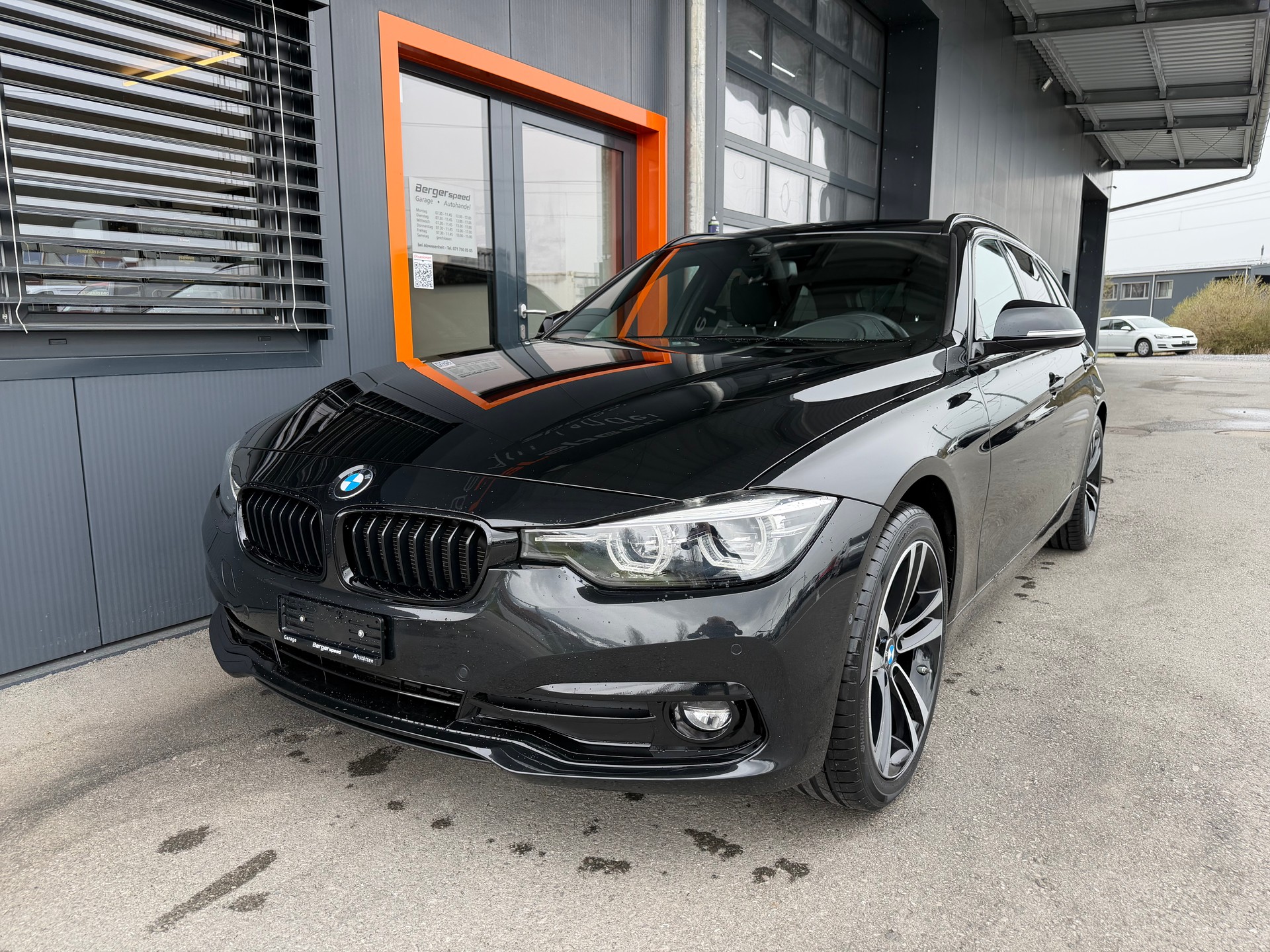 BMW 320d xDrive Touring Edition Sport Line Steptronic - 4