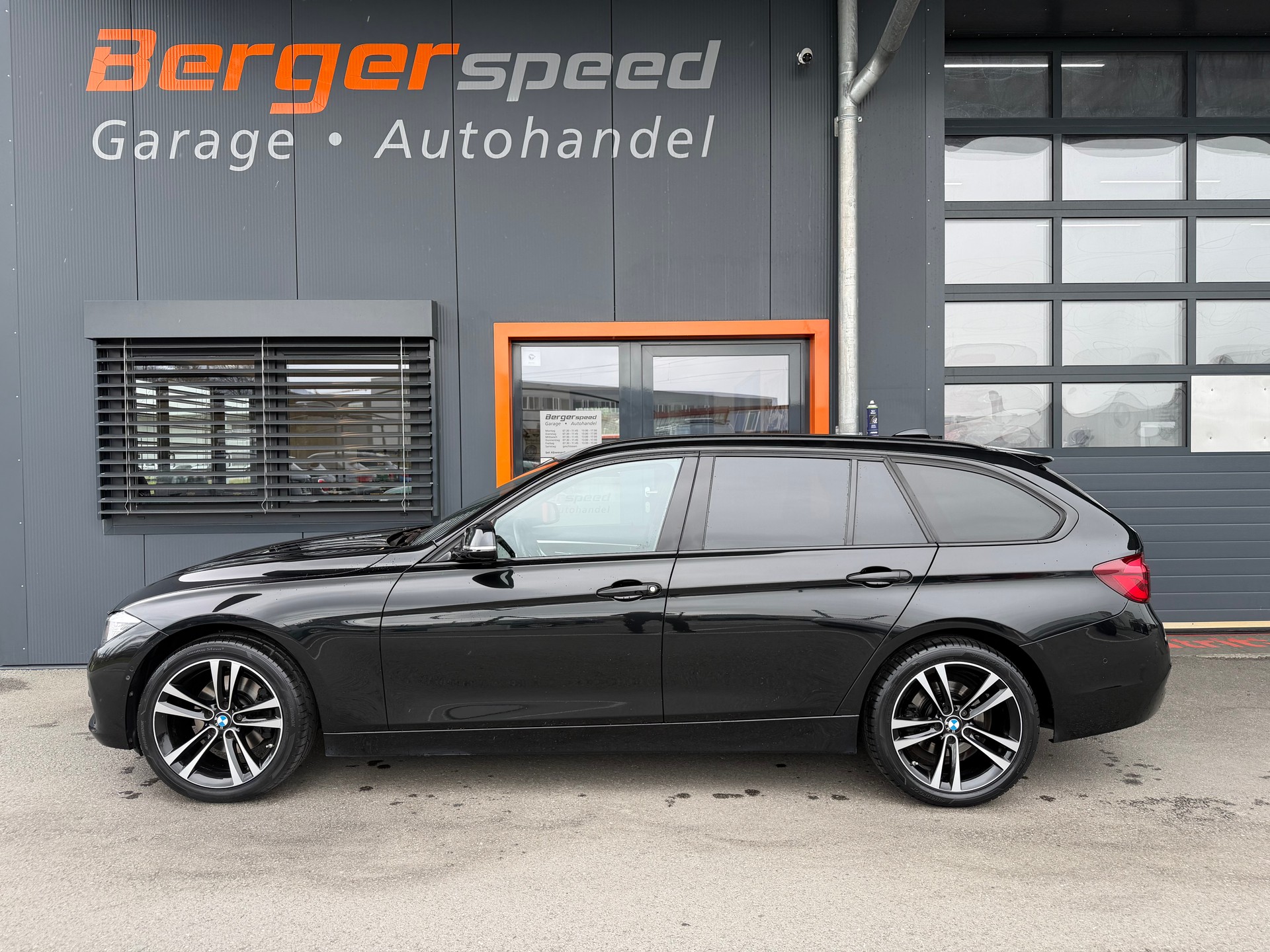 BMW 320d xDrive Touring Edition Sport Line Steptronic - 2