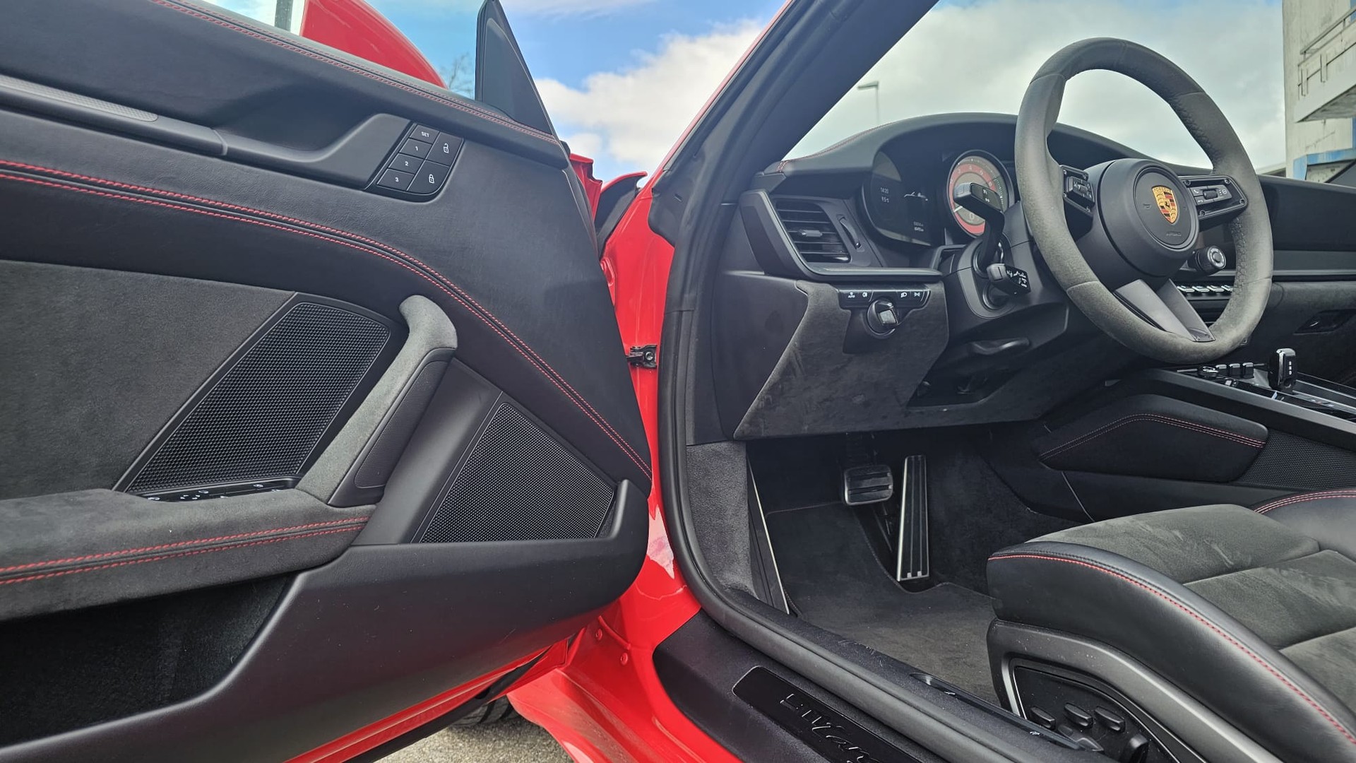 PORSCHE 911 Targa 4 GTS PDK - 9