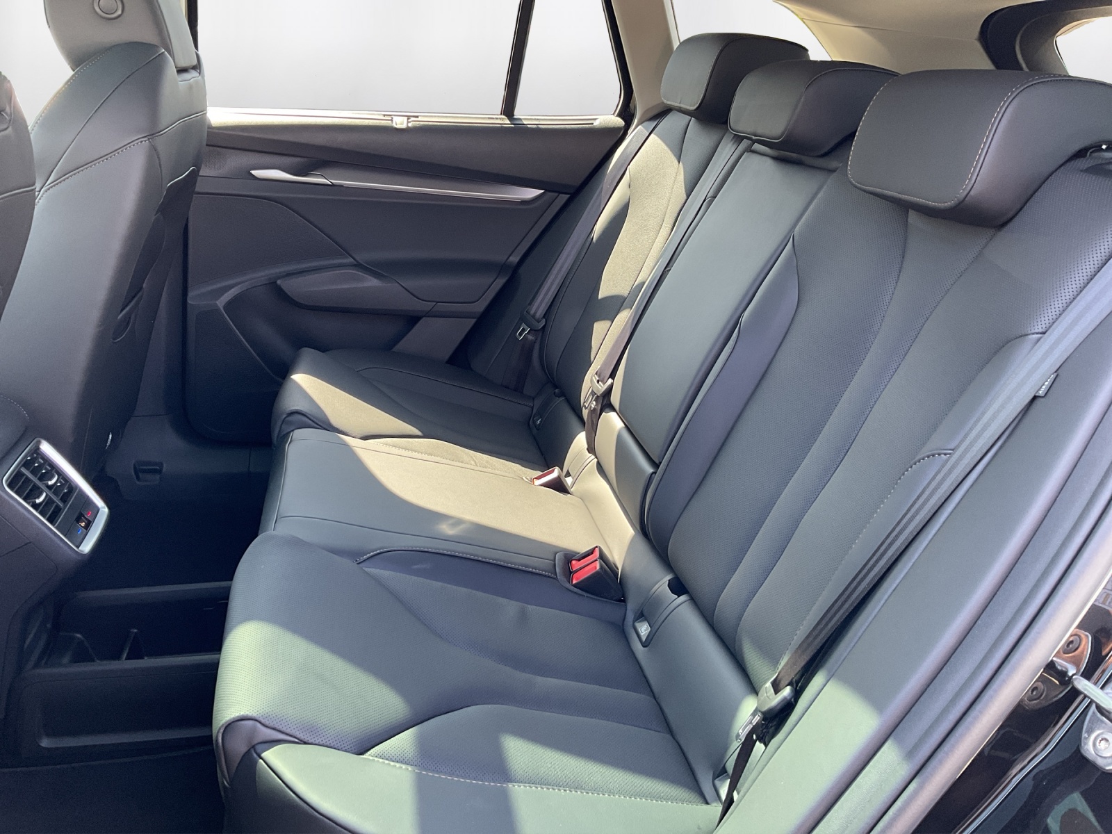 SKODA Enyaq 85 Selection - 11