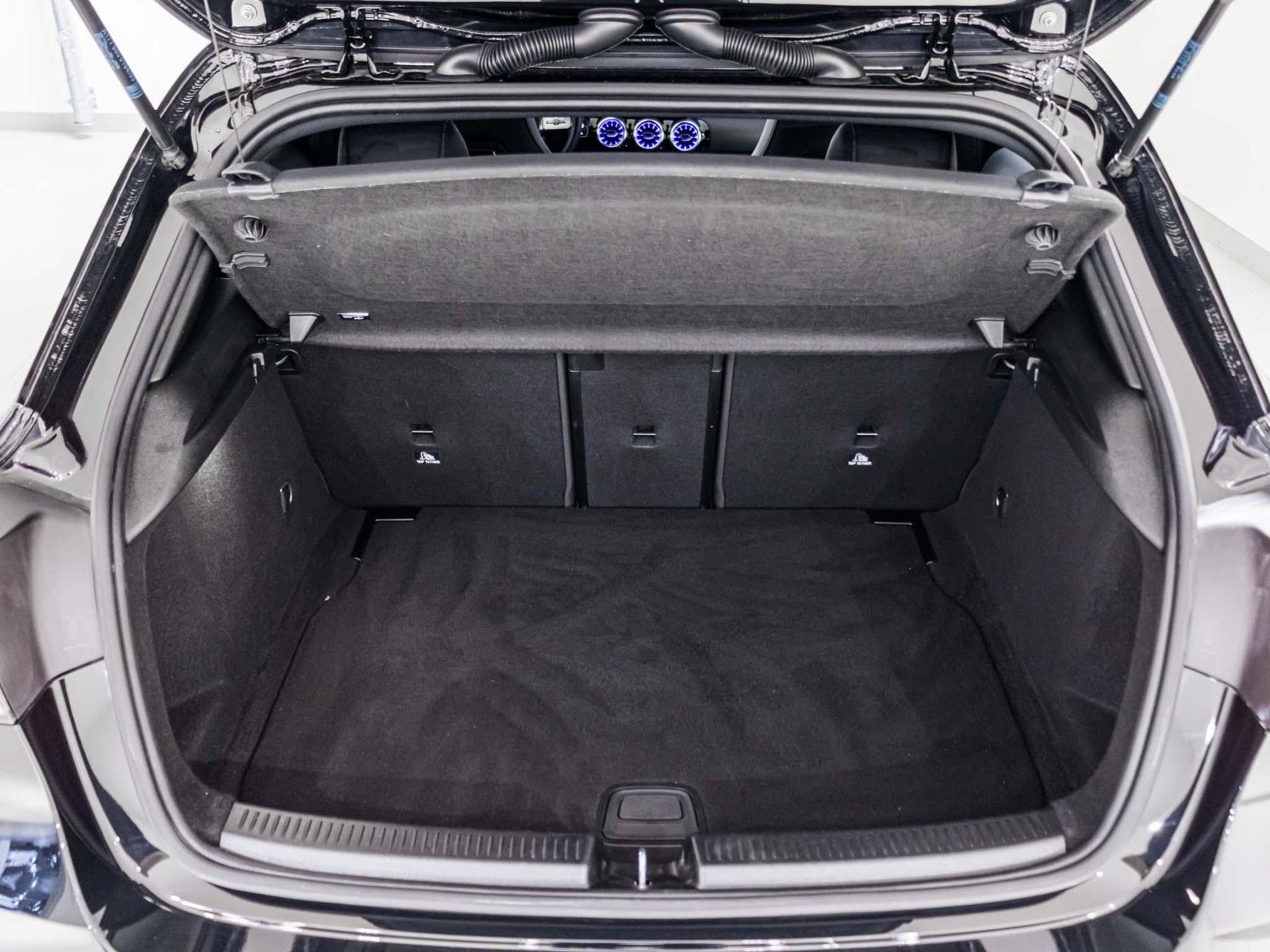 MERCEDES-BENZ A 200 4MATIC - 12