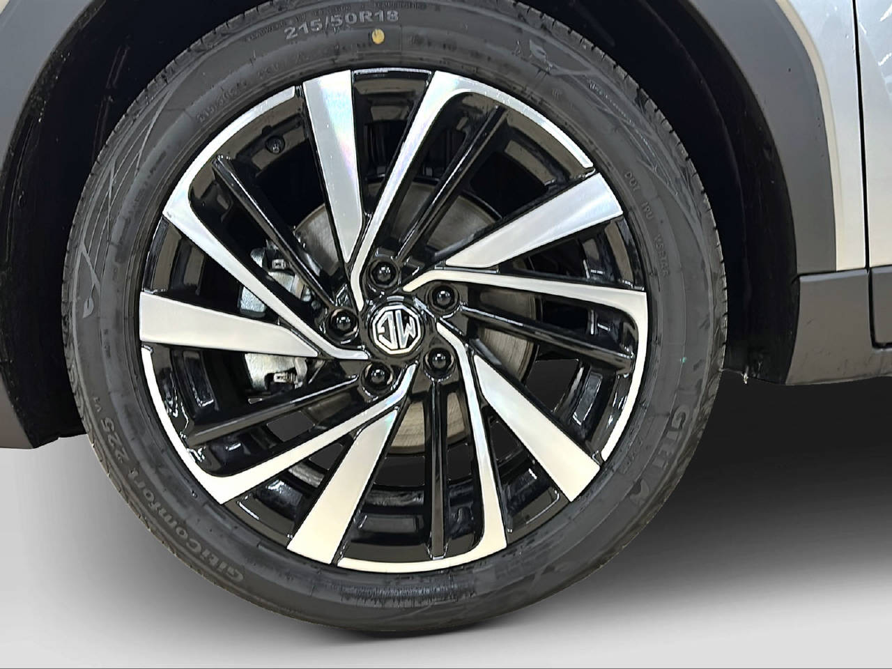 MG ZS 1.5 Hybrid+ Luxury - 9