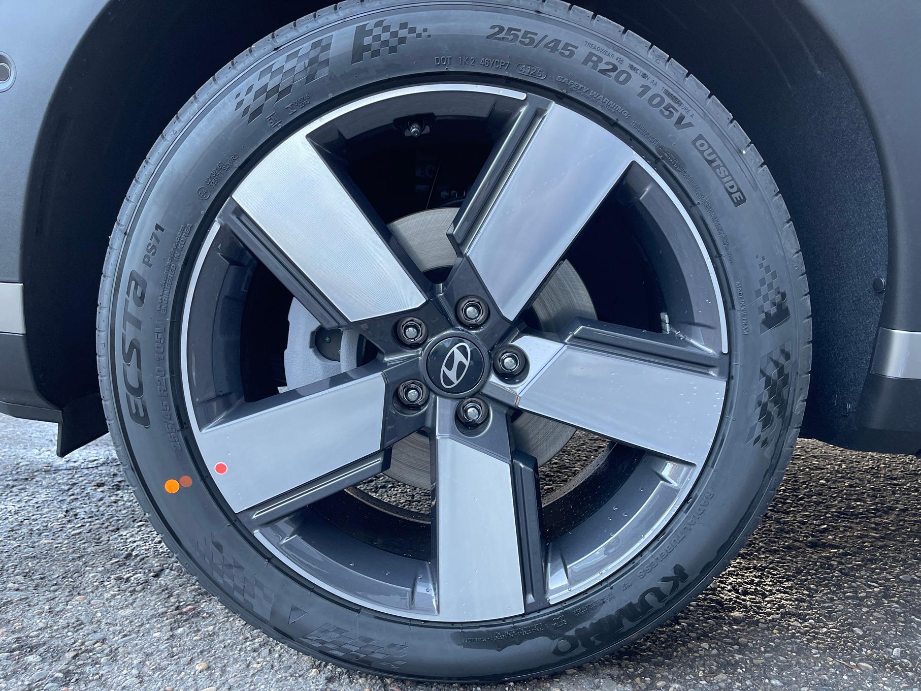 HYUNDAI Santa Fe 1.6 T-GDi PHEV Calligraphy Swiss Edition - 10