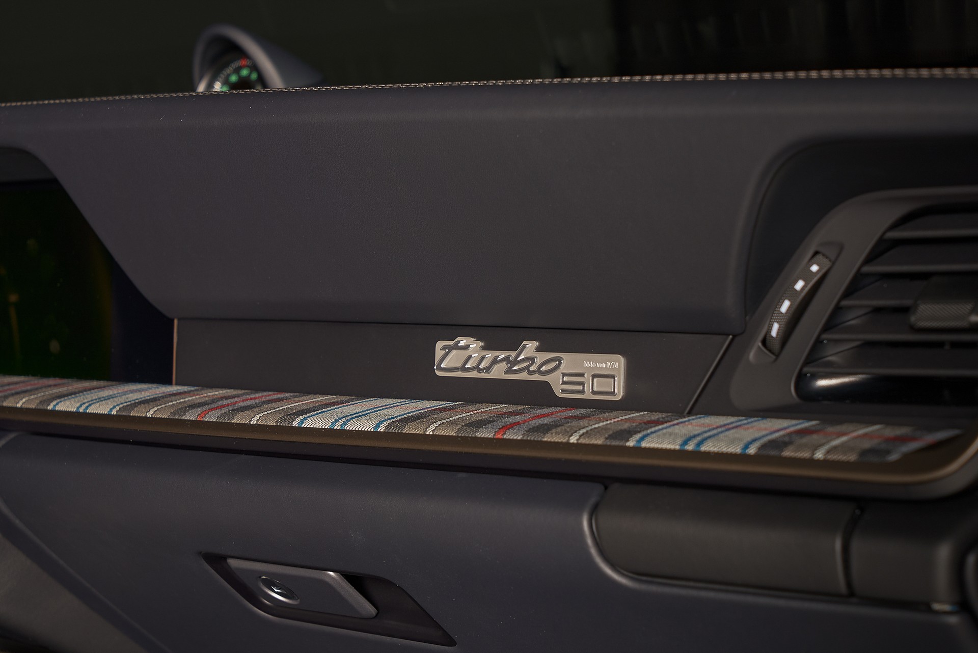 PORSCHE 911 Turbo 50 Jahre - 24