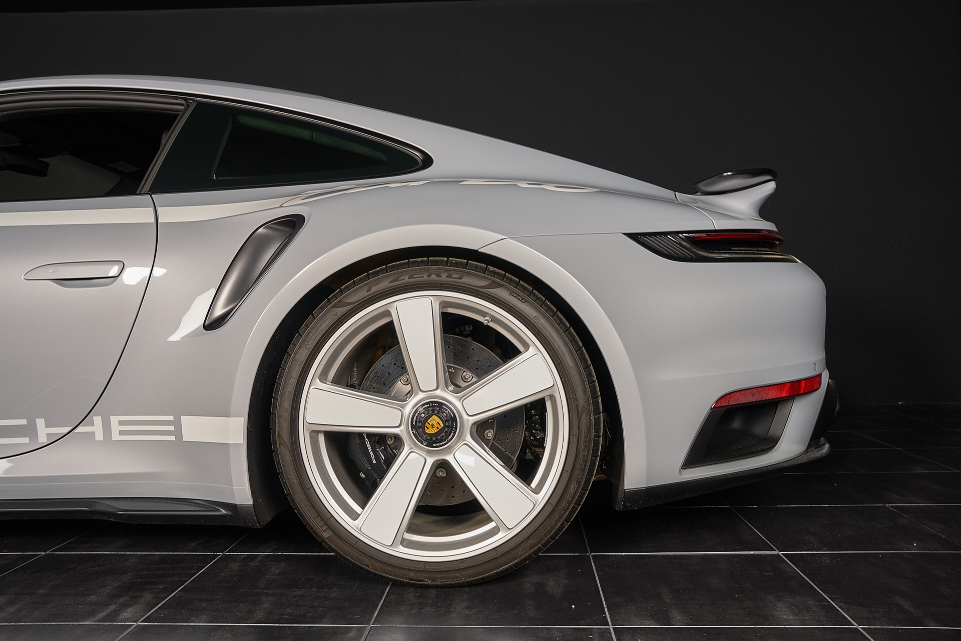 PORSCHE 911 Turbo 50 Jahre - 4
