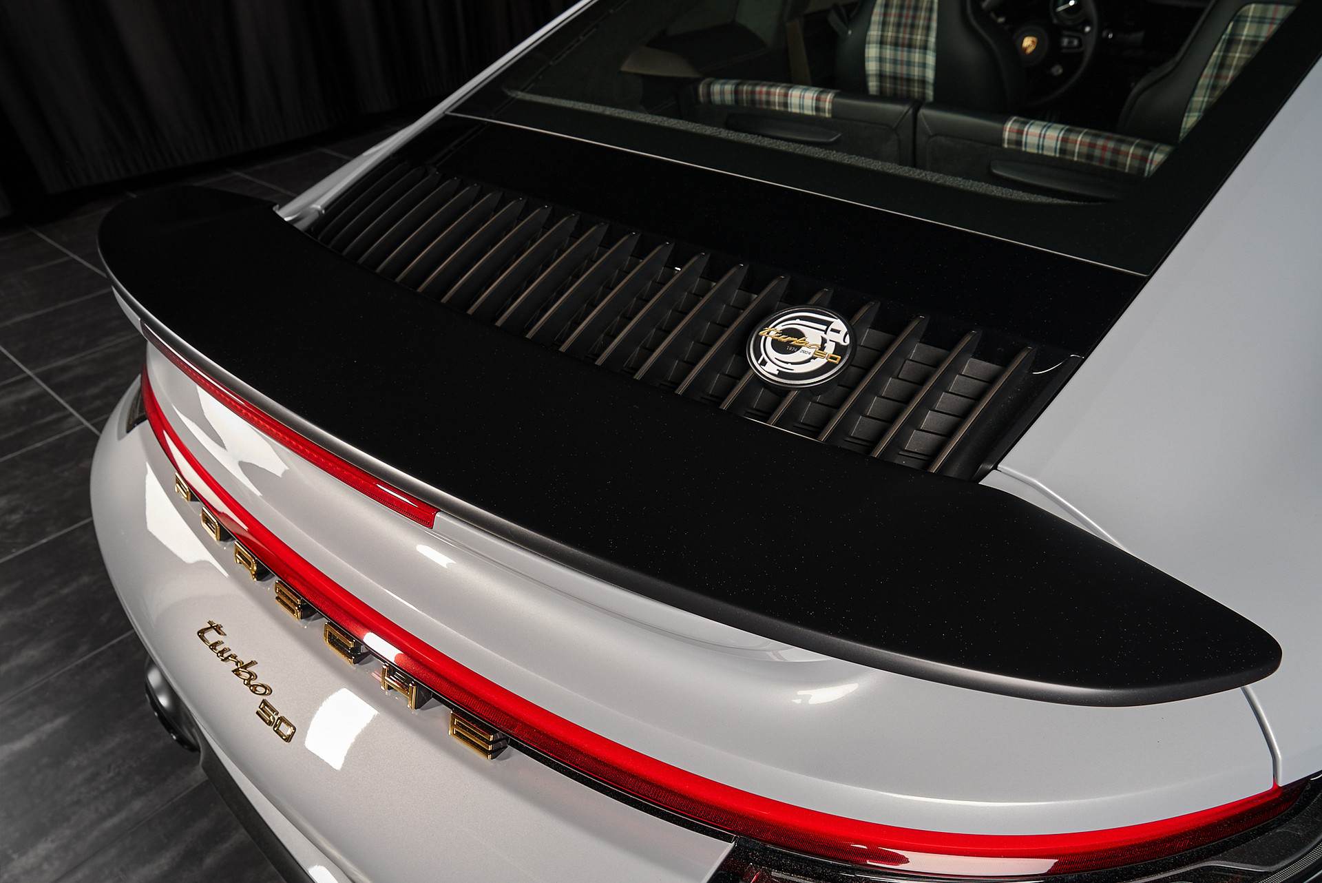 PORSCHE 911 Turbo 50 Jahre - 12