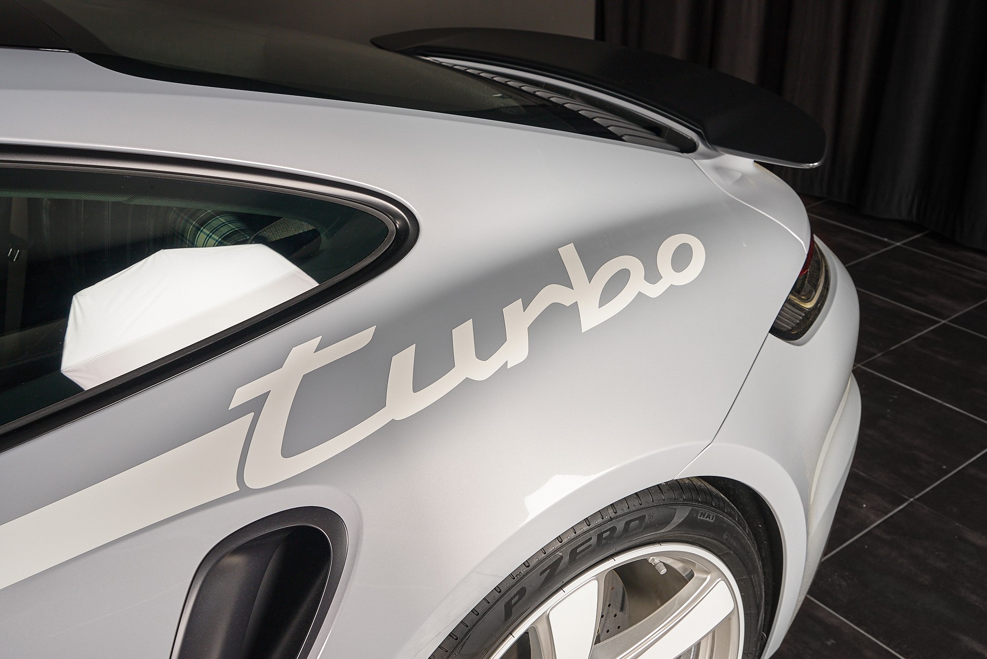 PORSCHE 911 Turbo 50 Jahre - 5