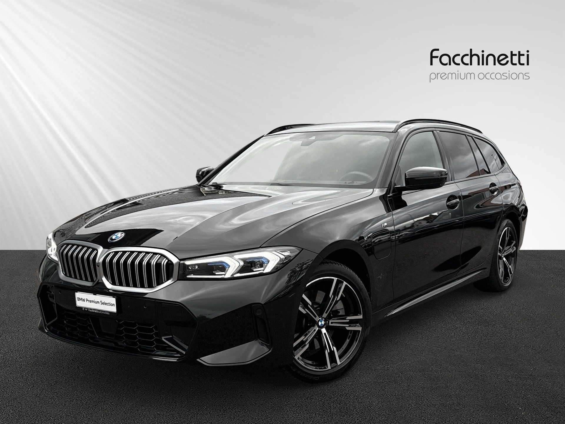 BMW 330e x DriveTouring Steptronic M Sport
