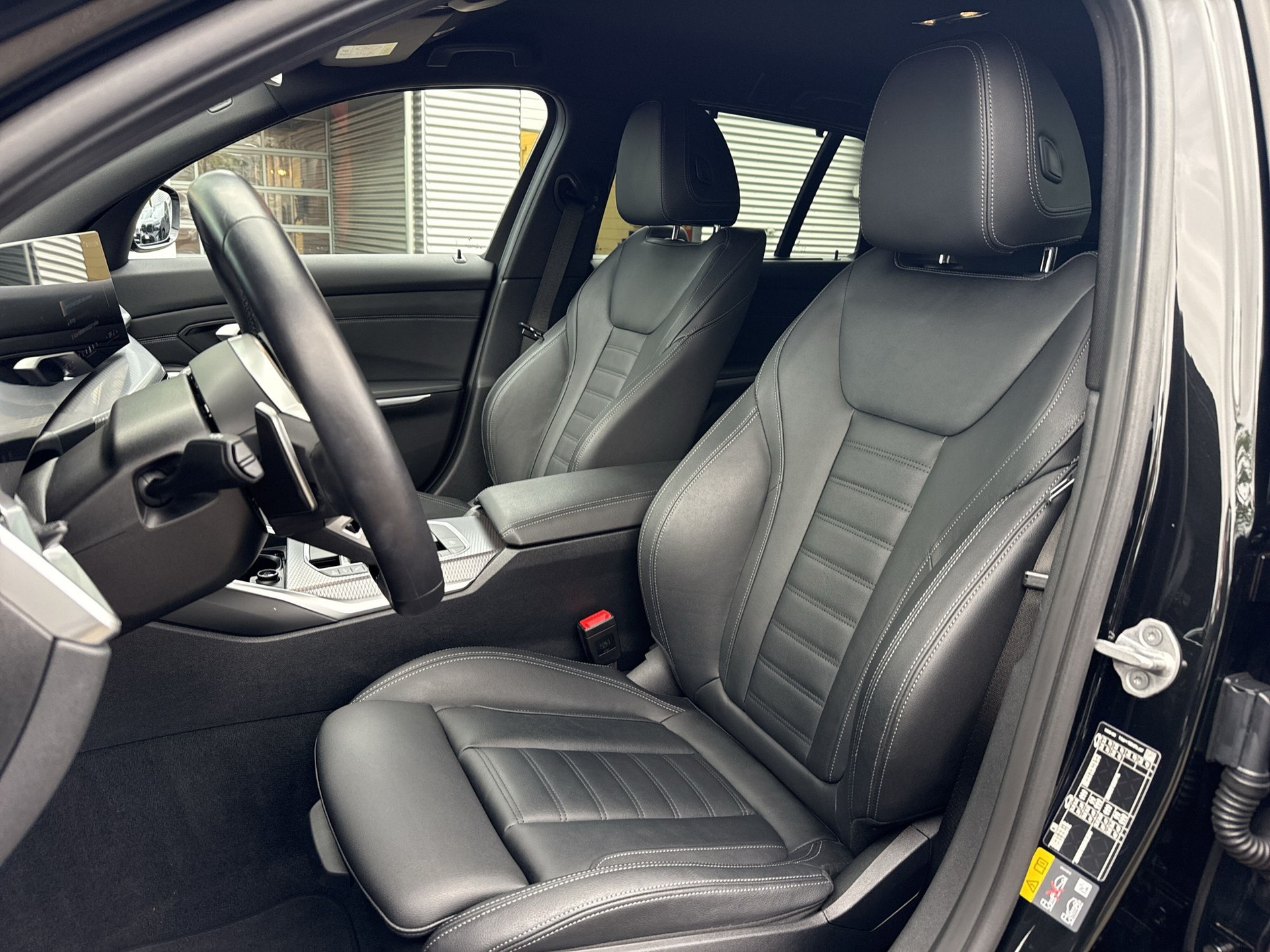 BMW 330e x DriveTouring Steptronic M Sport - 10