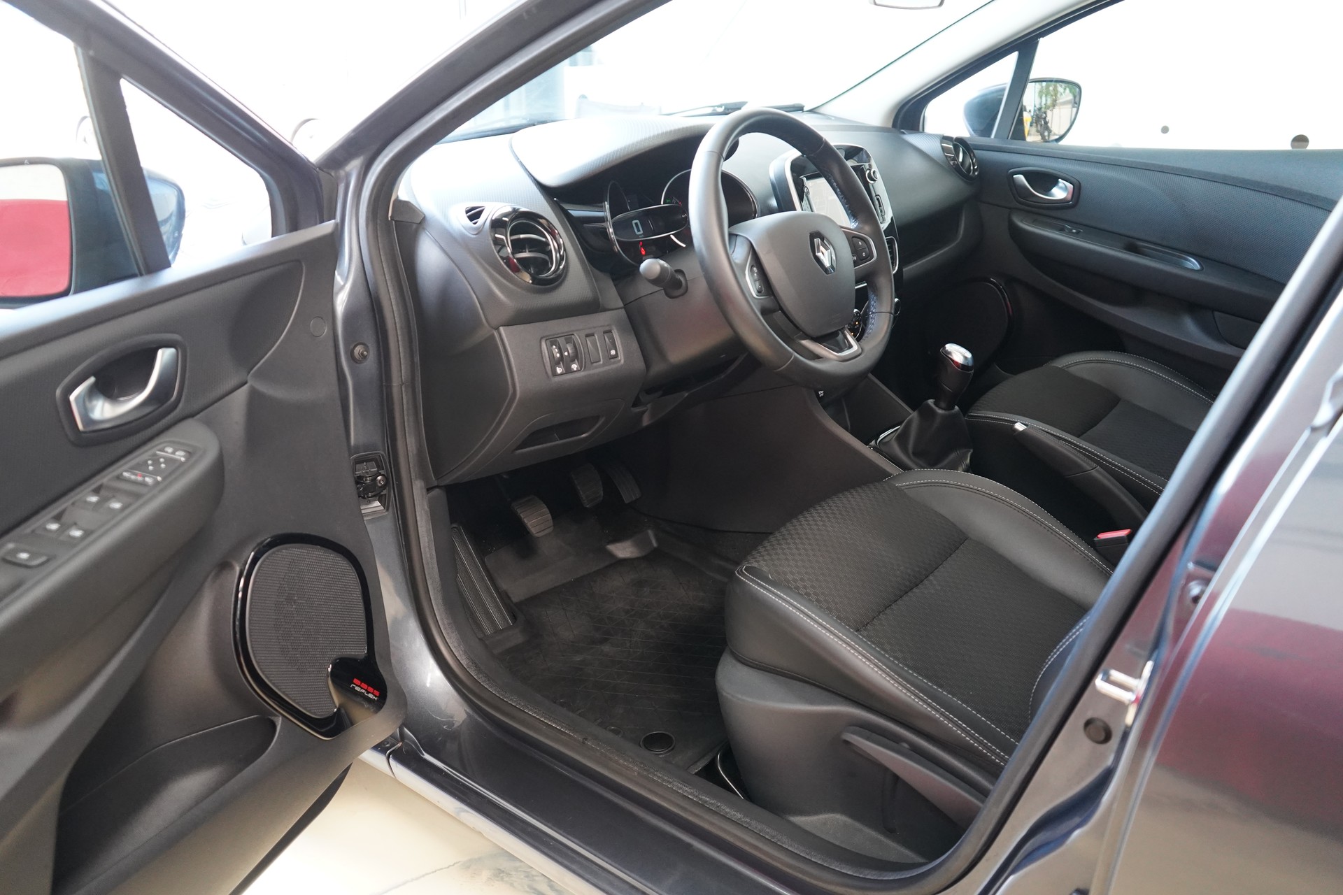 RENAULT Clio 0.9 12V Intens - 14