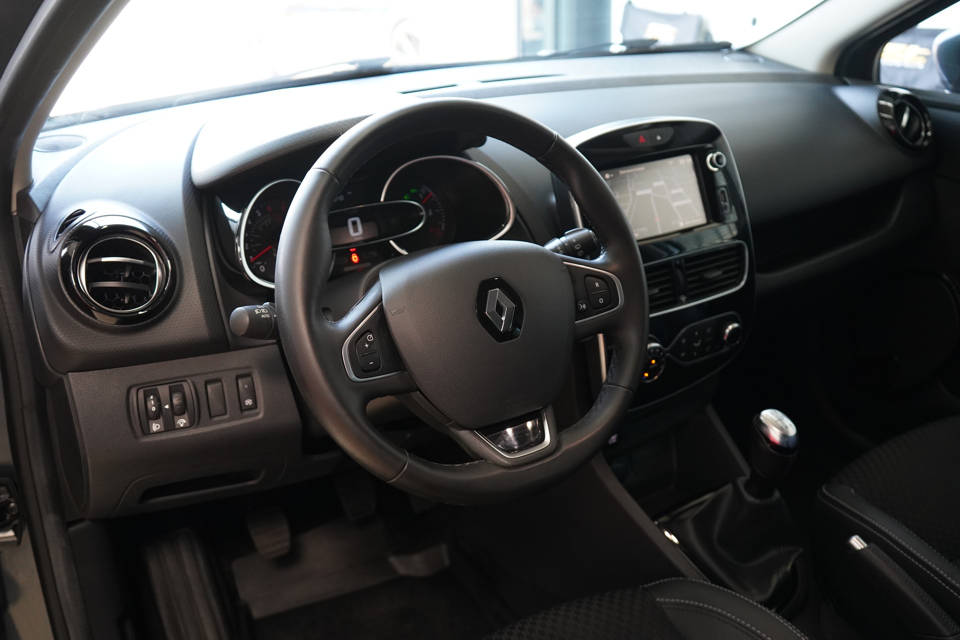 RENAULT Clio 0.9 12V Intens - 15